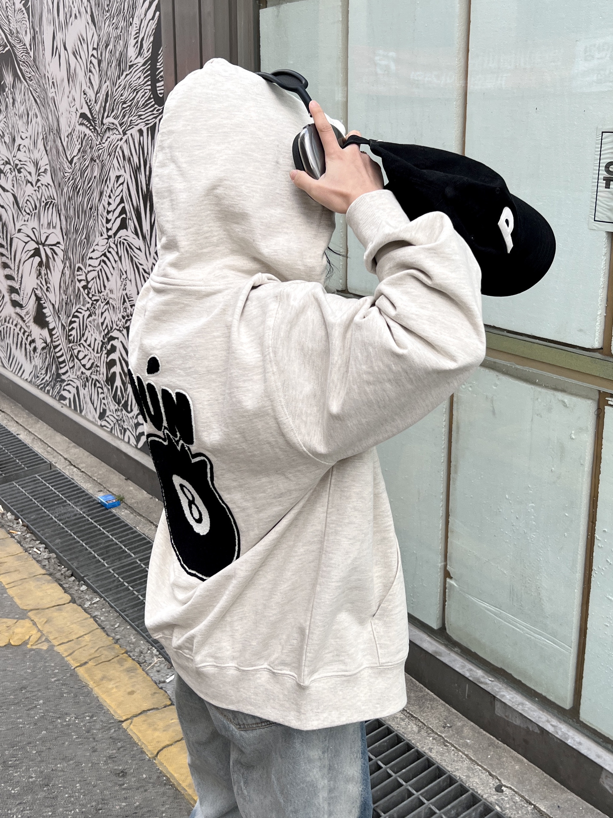 Salomon XT-6 Skyline Bleached Sand Dazzling Blue, Palace P 6-Panel Black 착용 스타일 - 3
