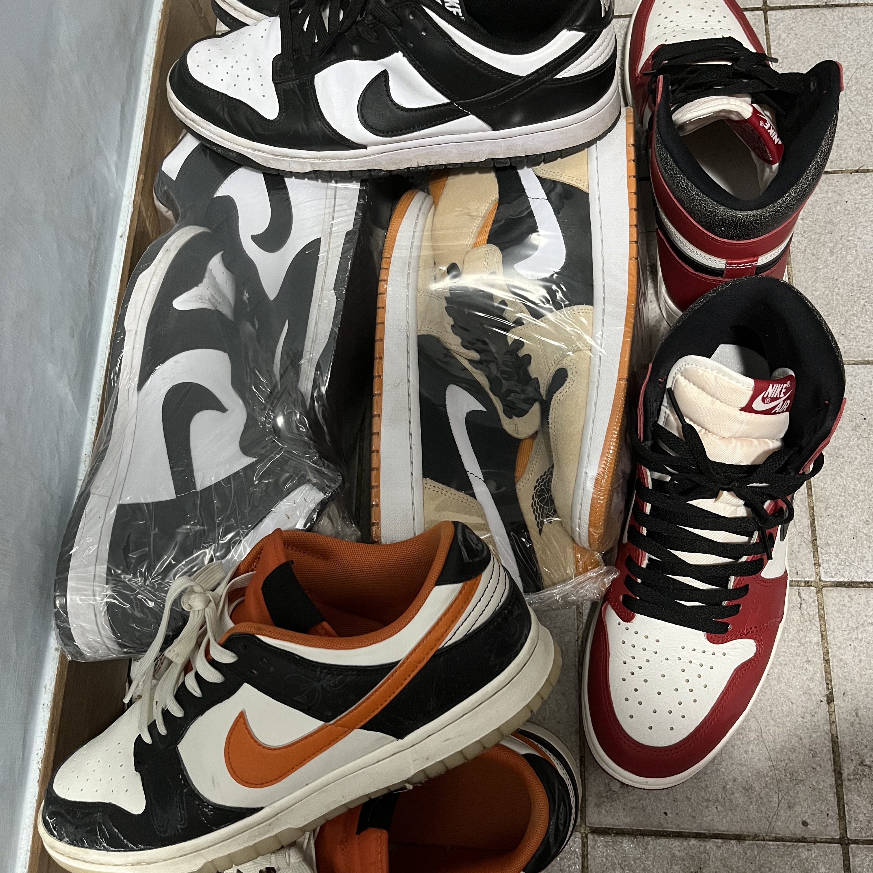 Jordan 1 Zoom Air CMFT Pumpkin Spice, Nike Dunk Low Retro Black 착용 스타일