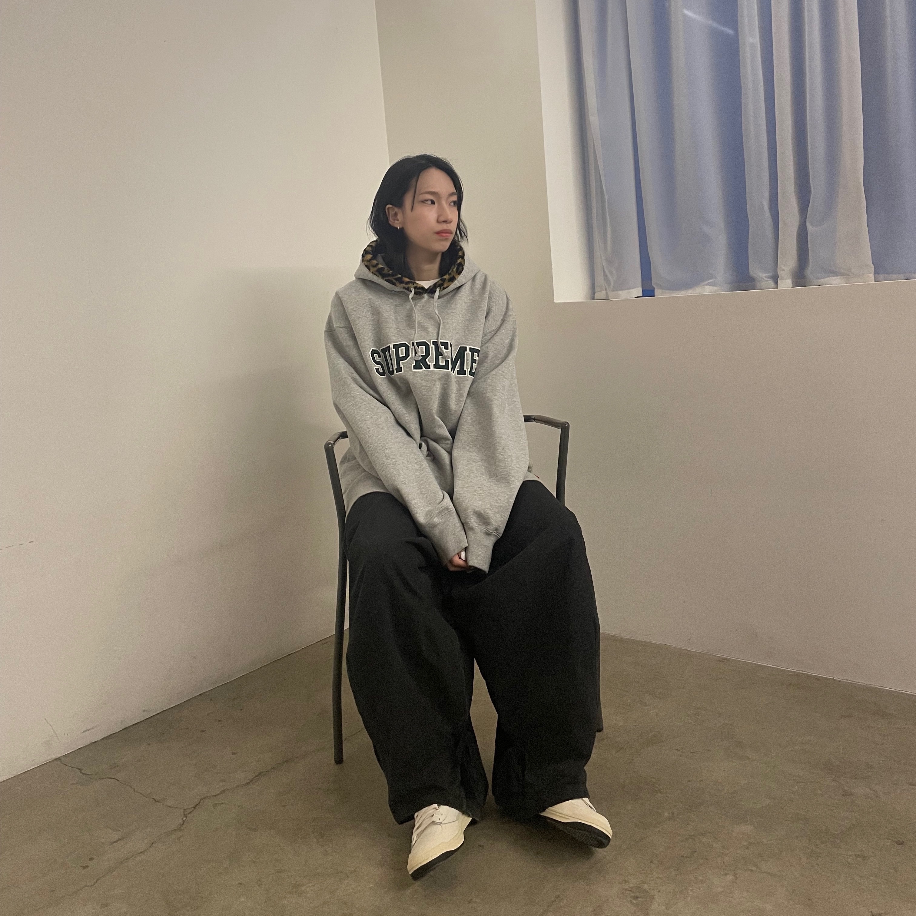 Supreme Leopard Trim Hooded Sweatshirt Heather Grey - 21FW 착용 스타일 - 1