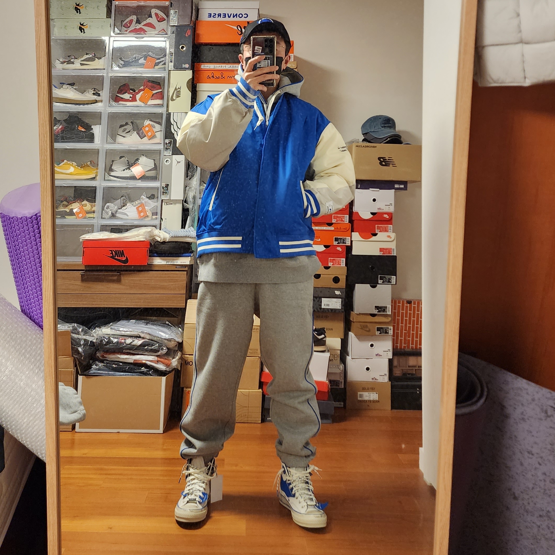 Converse x Ader Error Chuck 70 High White, Converse x Ader Error Shapes Varsity Jacket Cobalt 착용 스타일 - 2