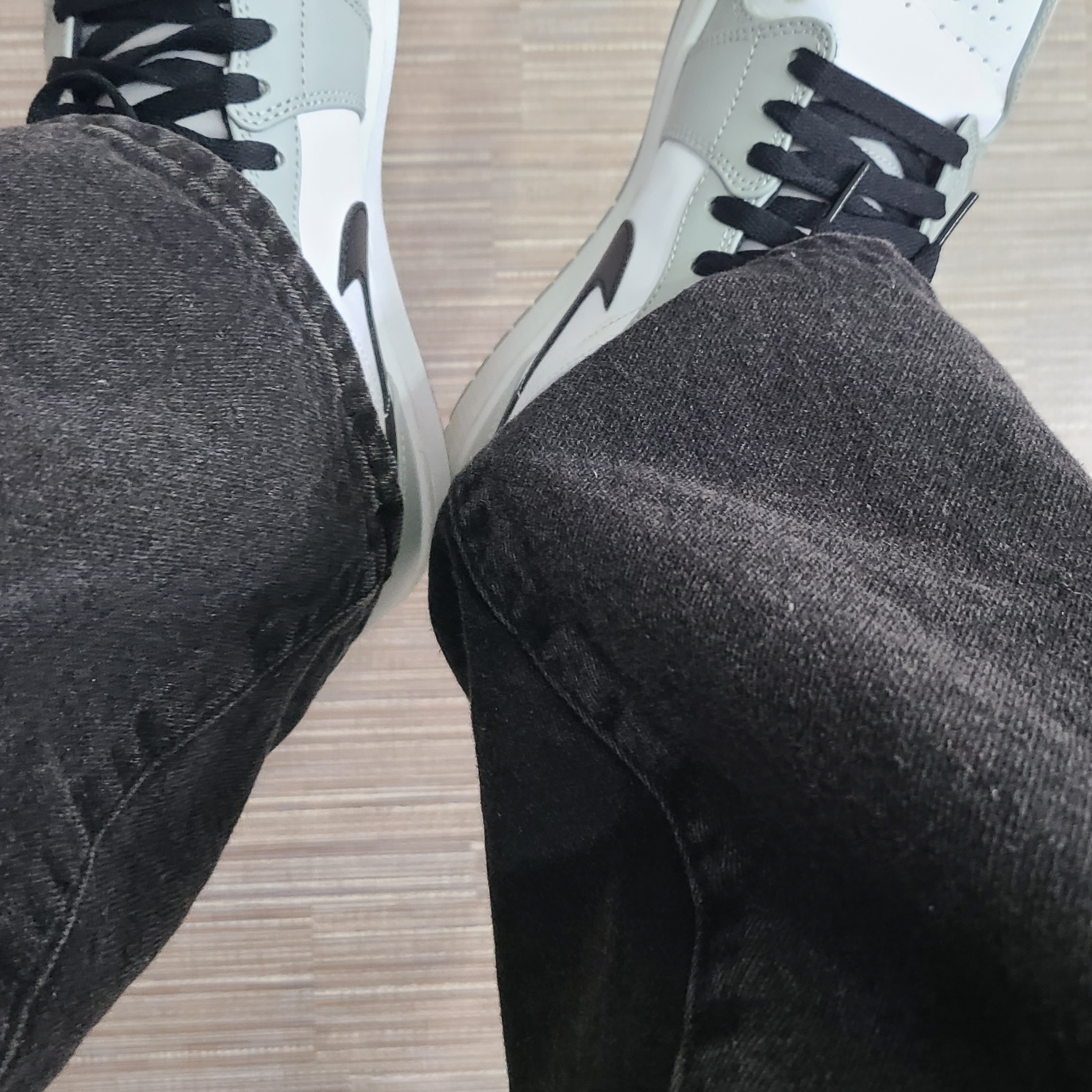 Jordan 1 Mid Light Smoke Grey 착용 스타일