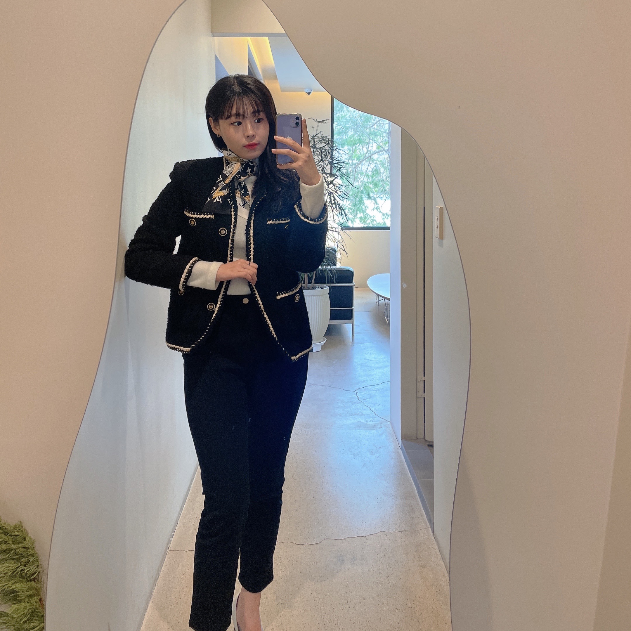 (W) Louis Vuitton Monogram Confidential Bandeau Black 착용 스타일