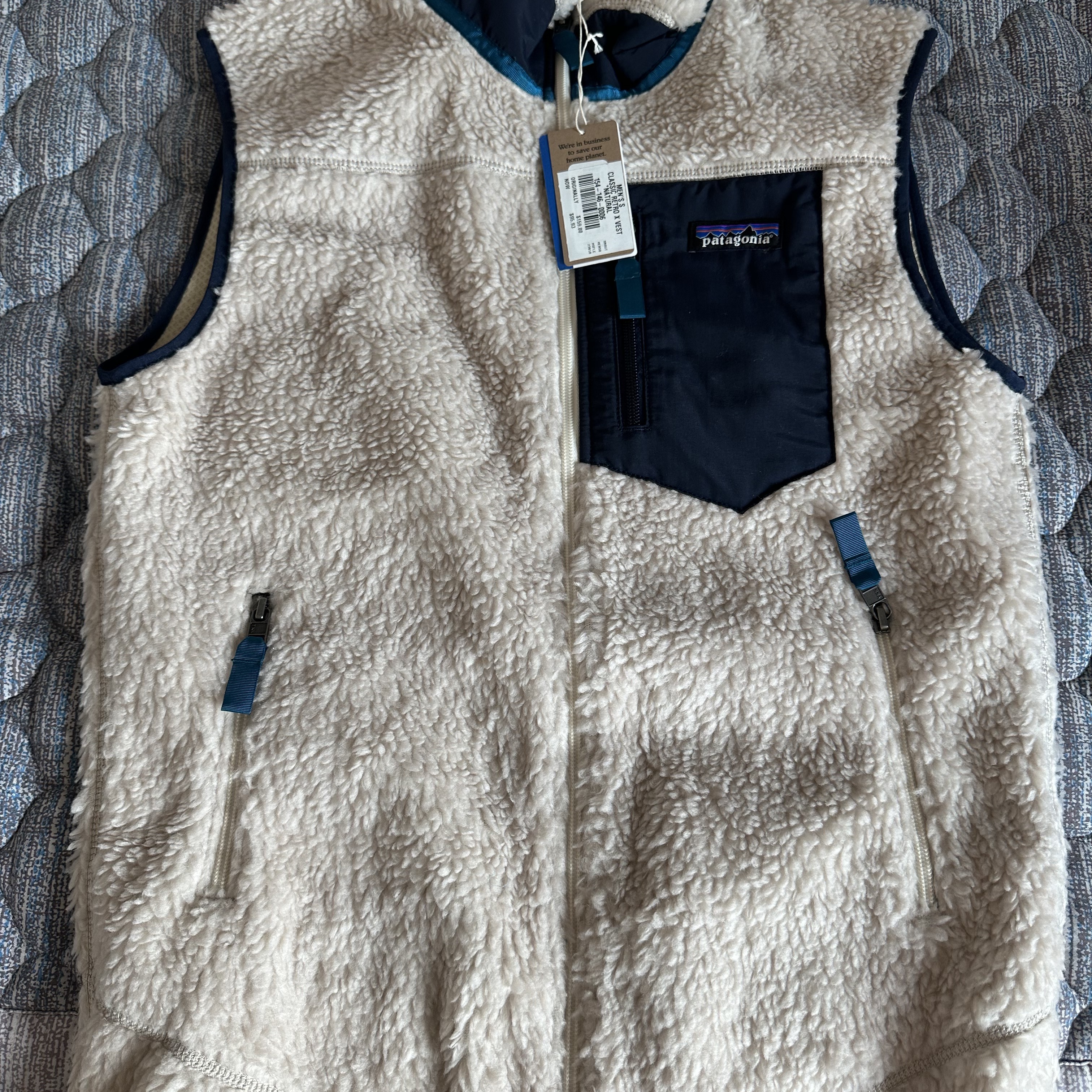 Patagonia Classic Retro-X Vest Natural 착용 스타일 - 1