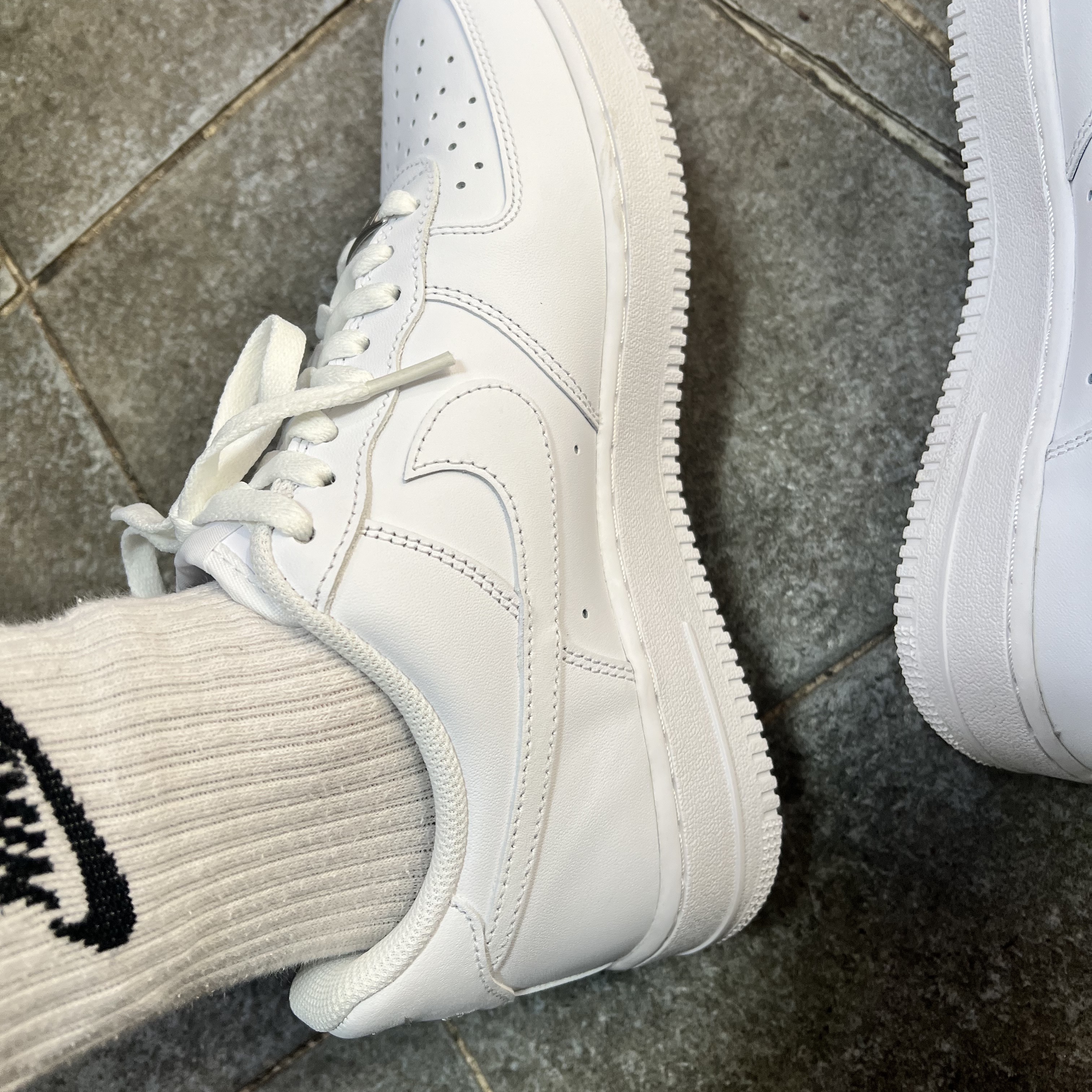 Nike Air Force 1 '07 Low White 착용 스타일 - 1