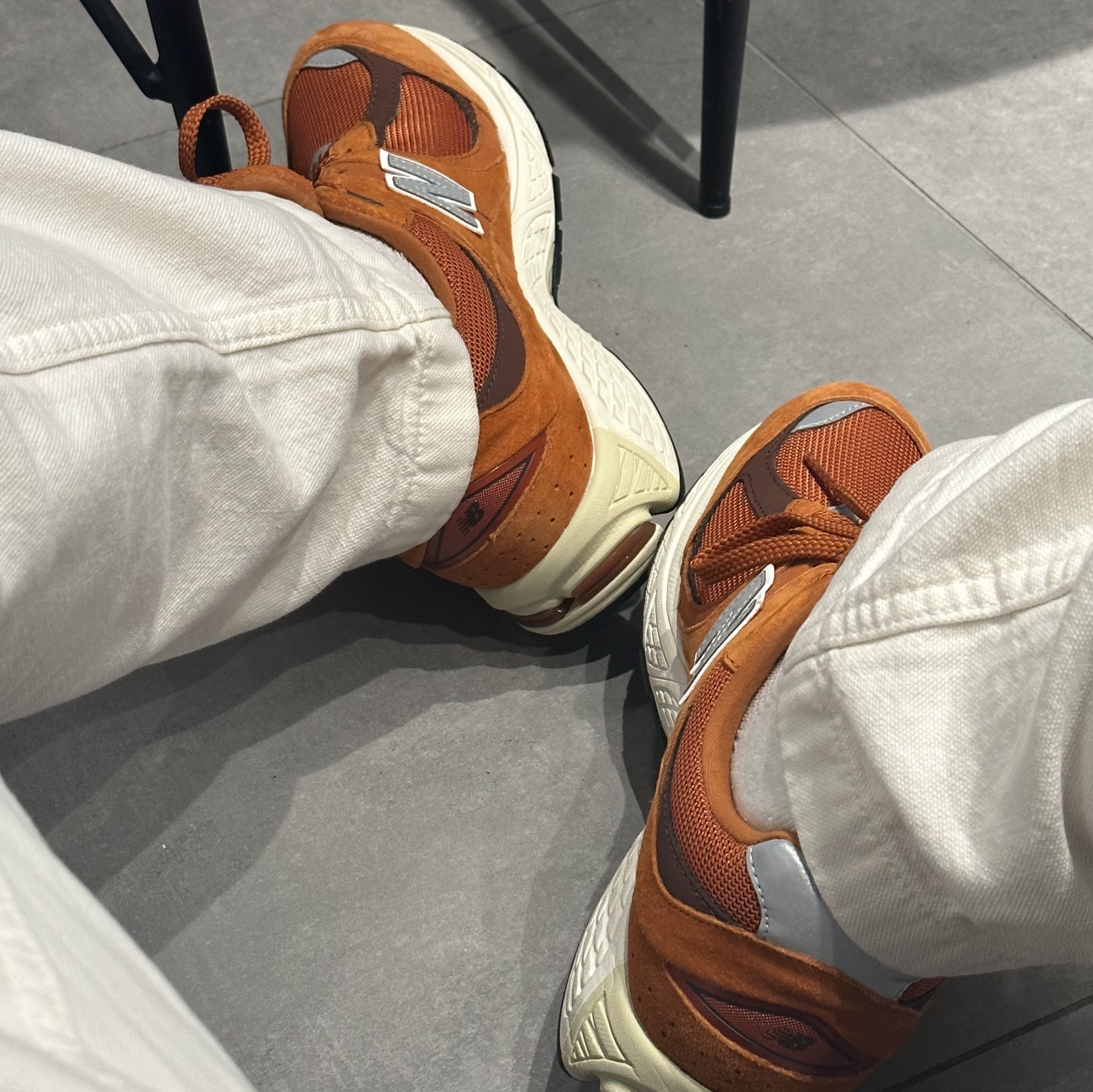 New Balance 2002R Rust Oxide 착용 스타일