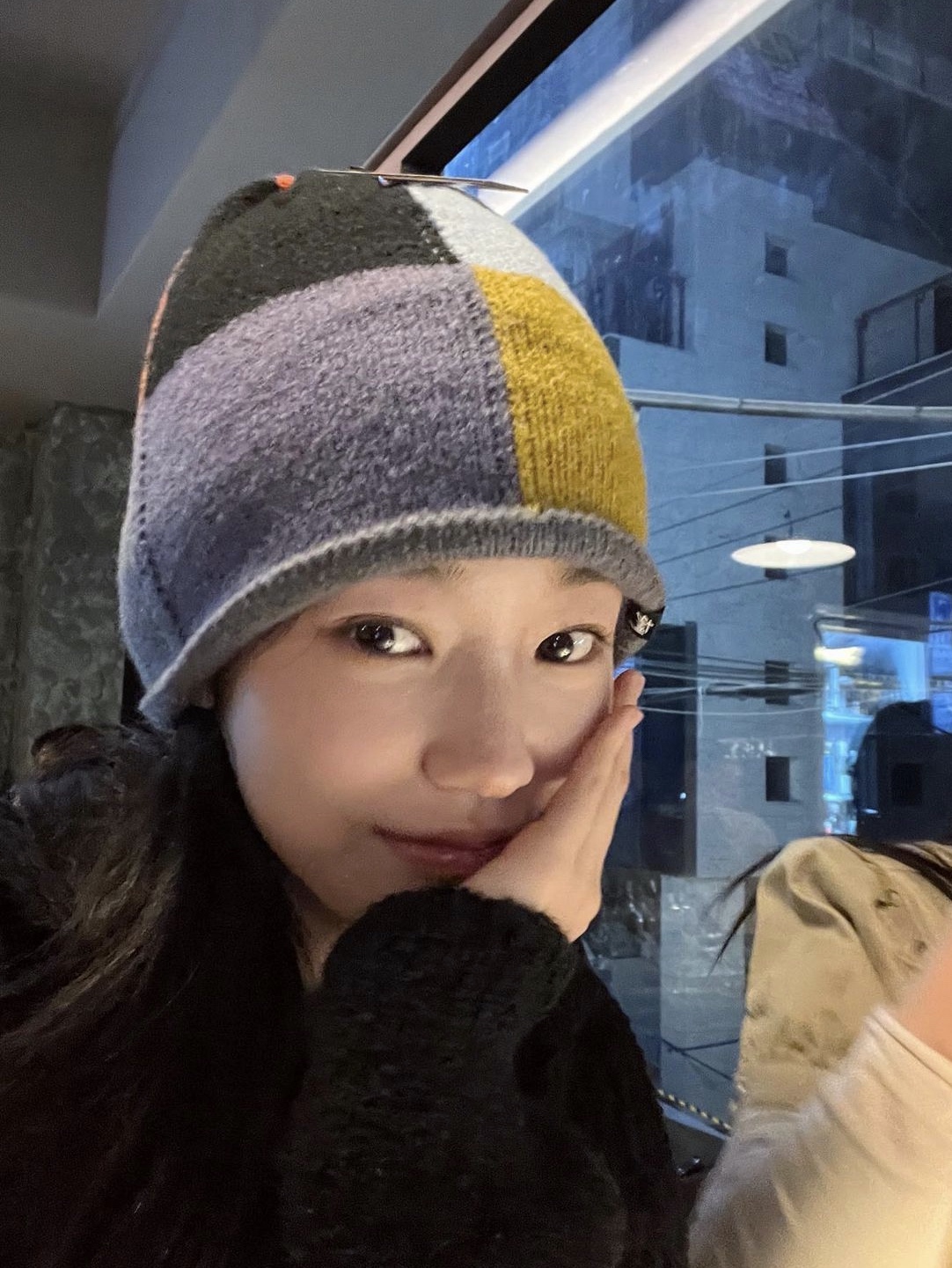 Stussy 8 Square Knit Skullcap Beanie Black 착용 스타일 - 1