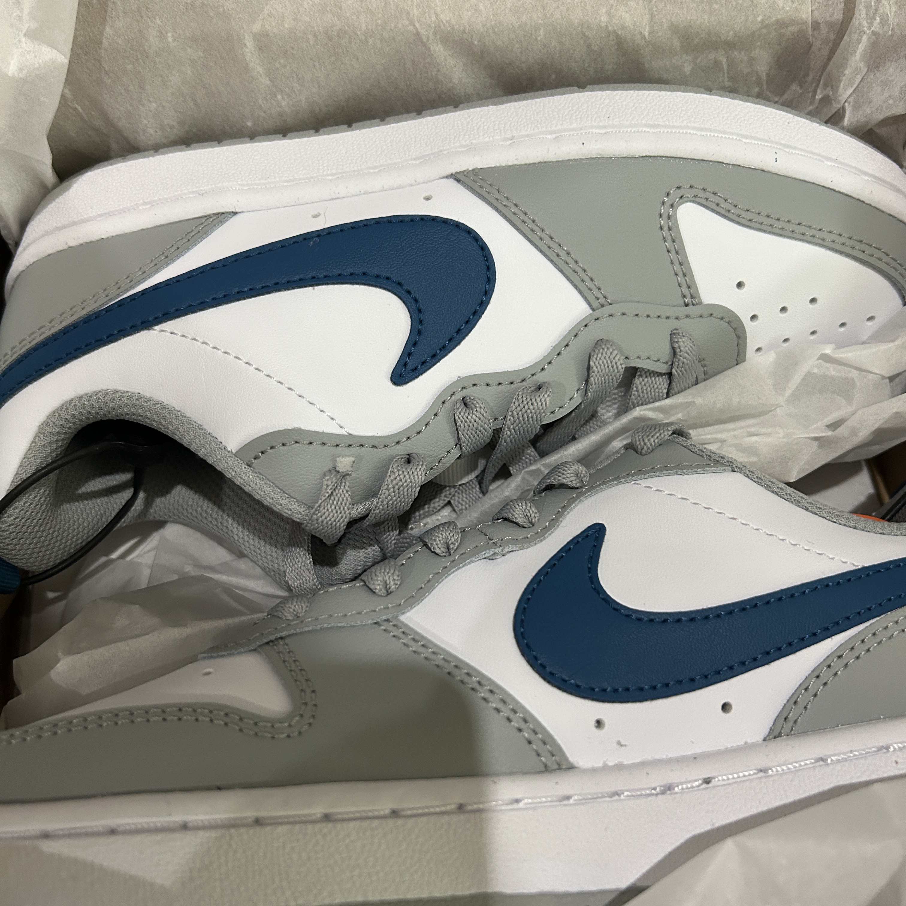(GS) Nike Court Borough Low 2 Light Smoke Grey 착용 스타일