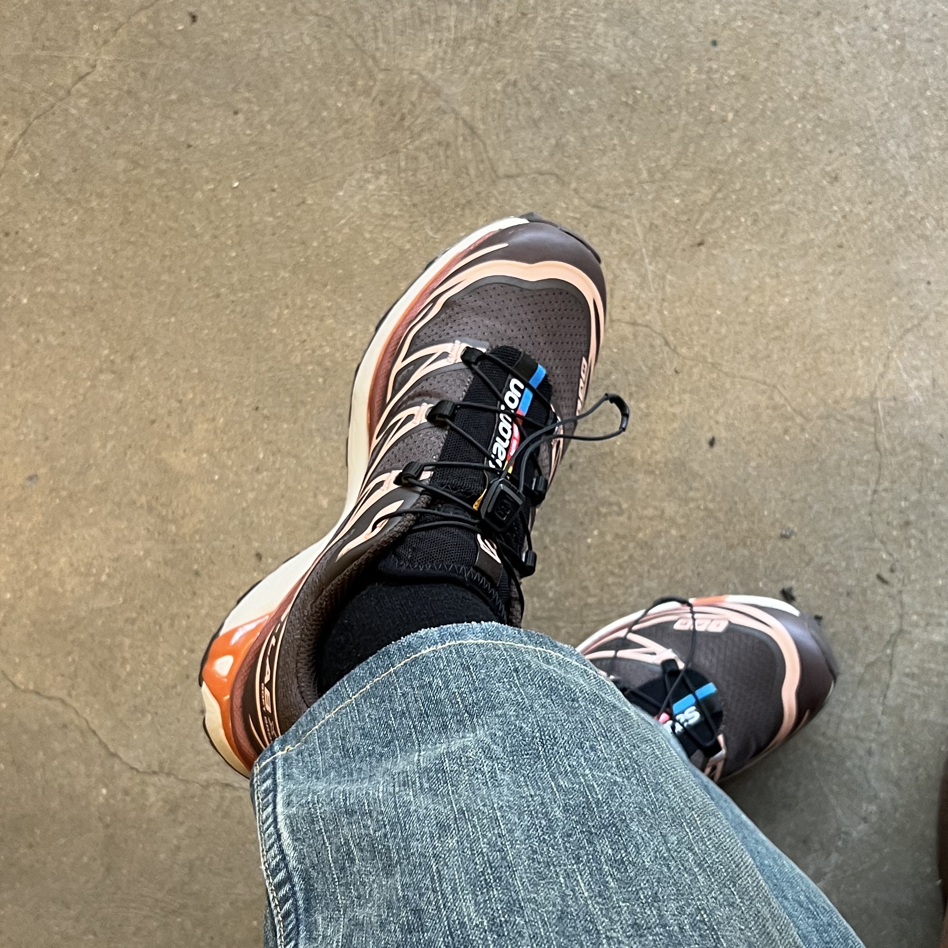 Salomon XT-6 Delicioso Chocolate Fondant 착용 스타일 - 4