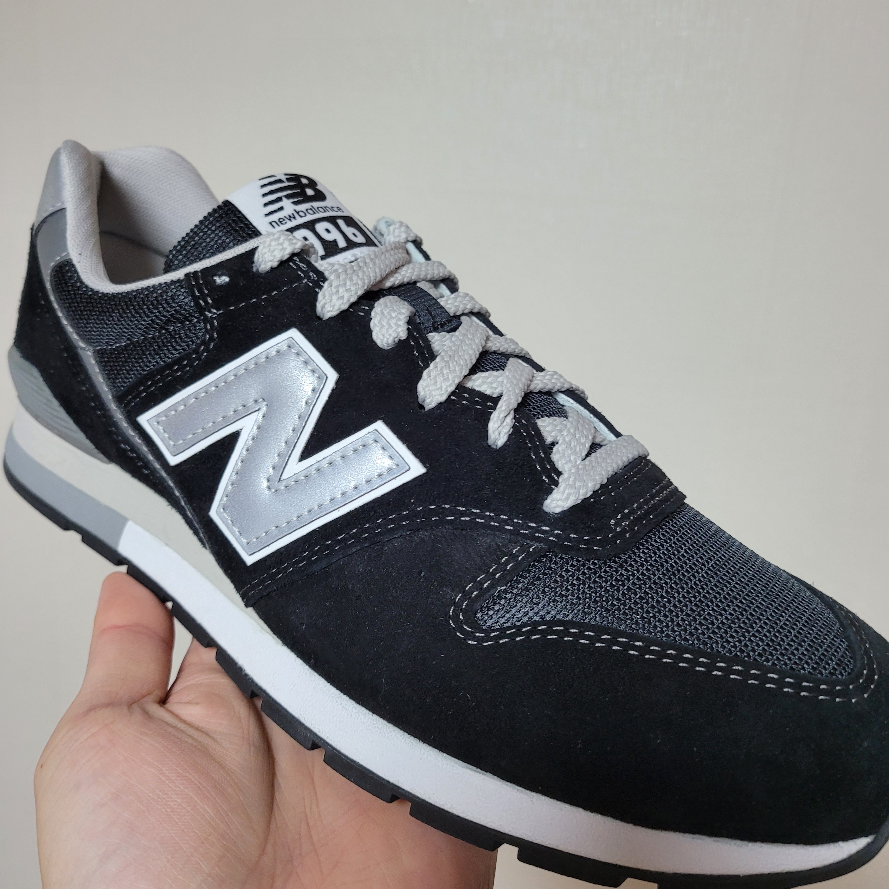 New Balance 996 Black 착용 스타일 - 1