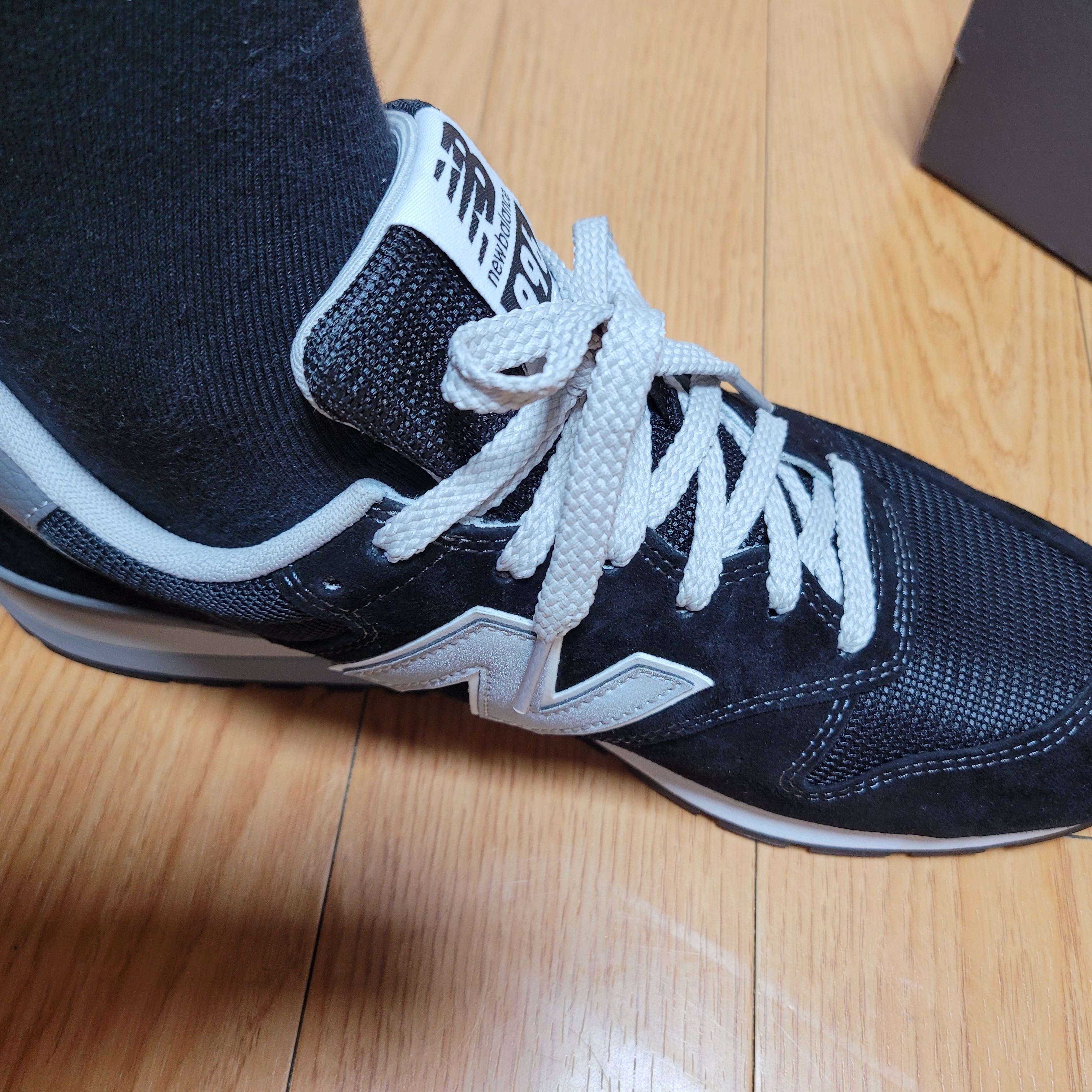 New Balance 996 Black 착용 스타일 - 5