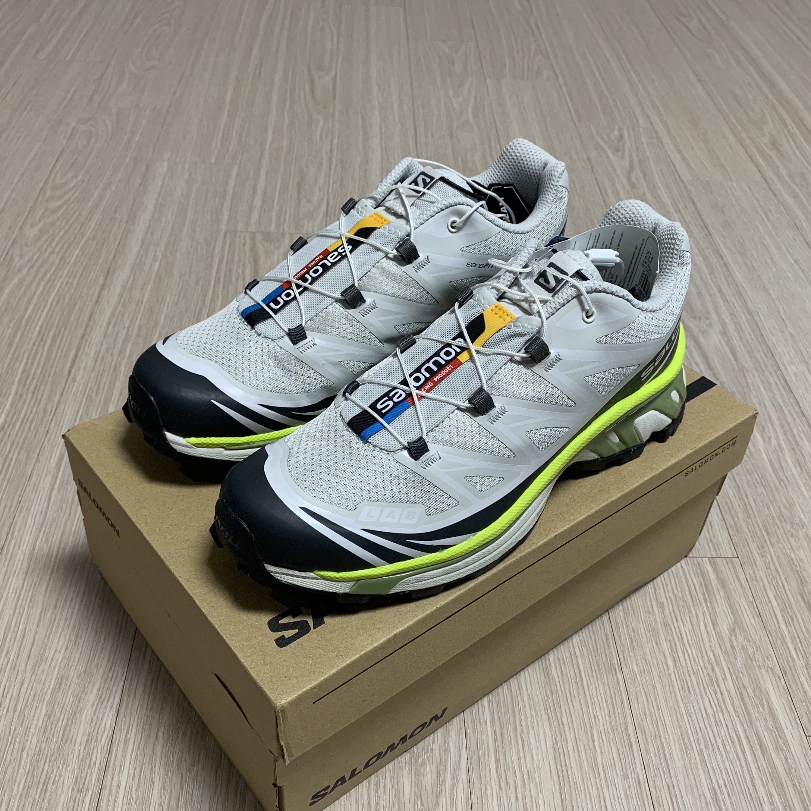 Salomon XT-6 Lunar Rock Magnet 착용 스타일 - 1