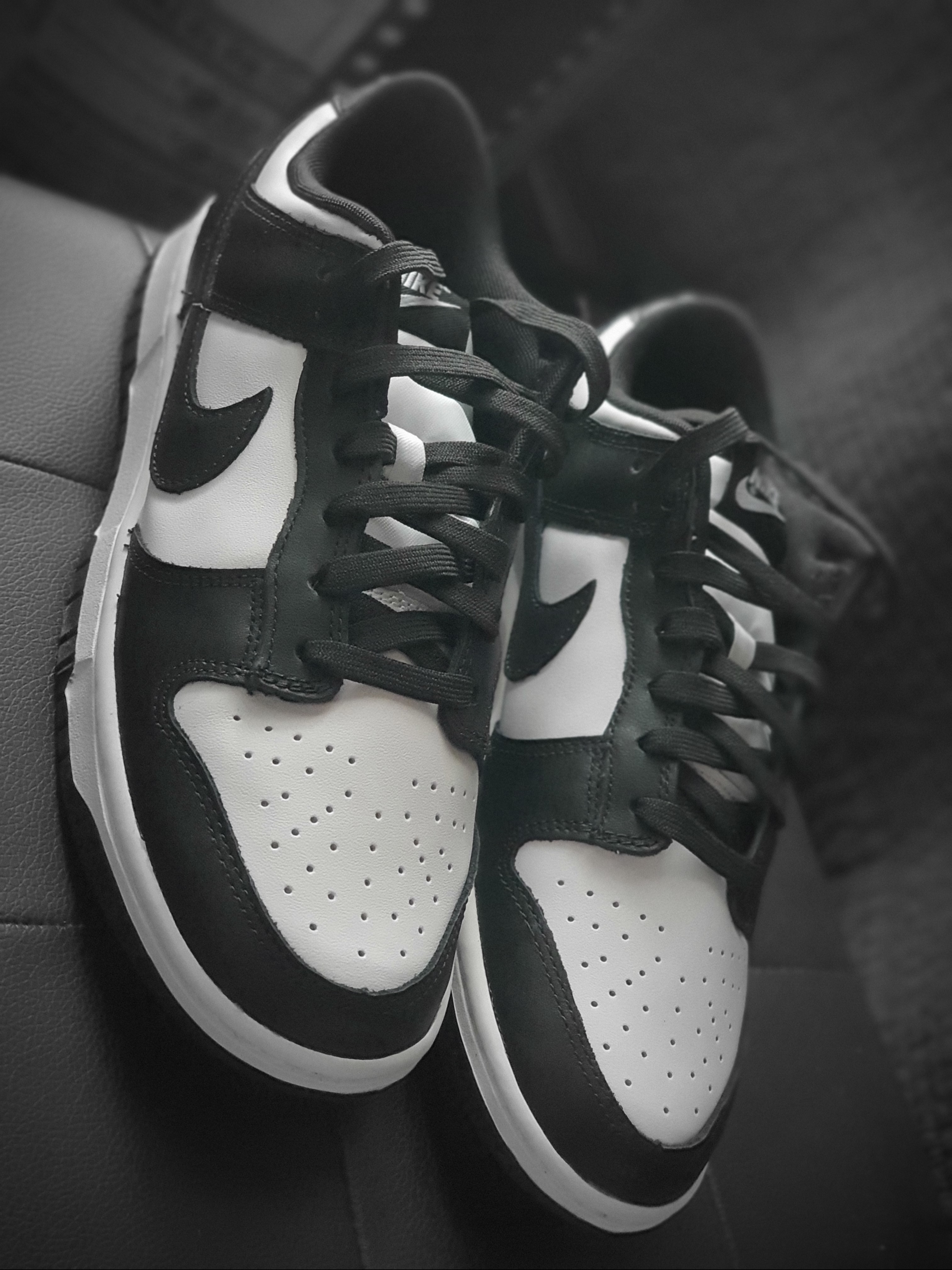 Nike Dunk Low Retro Black 착용 스타일 - 1