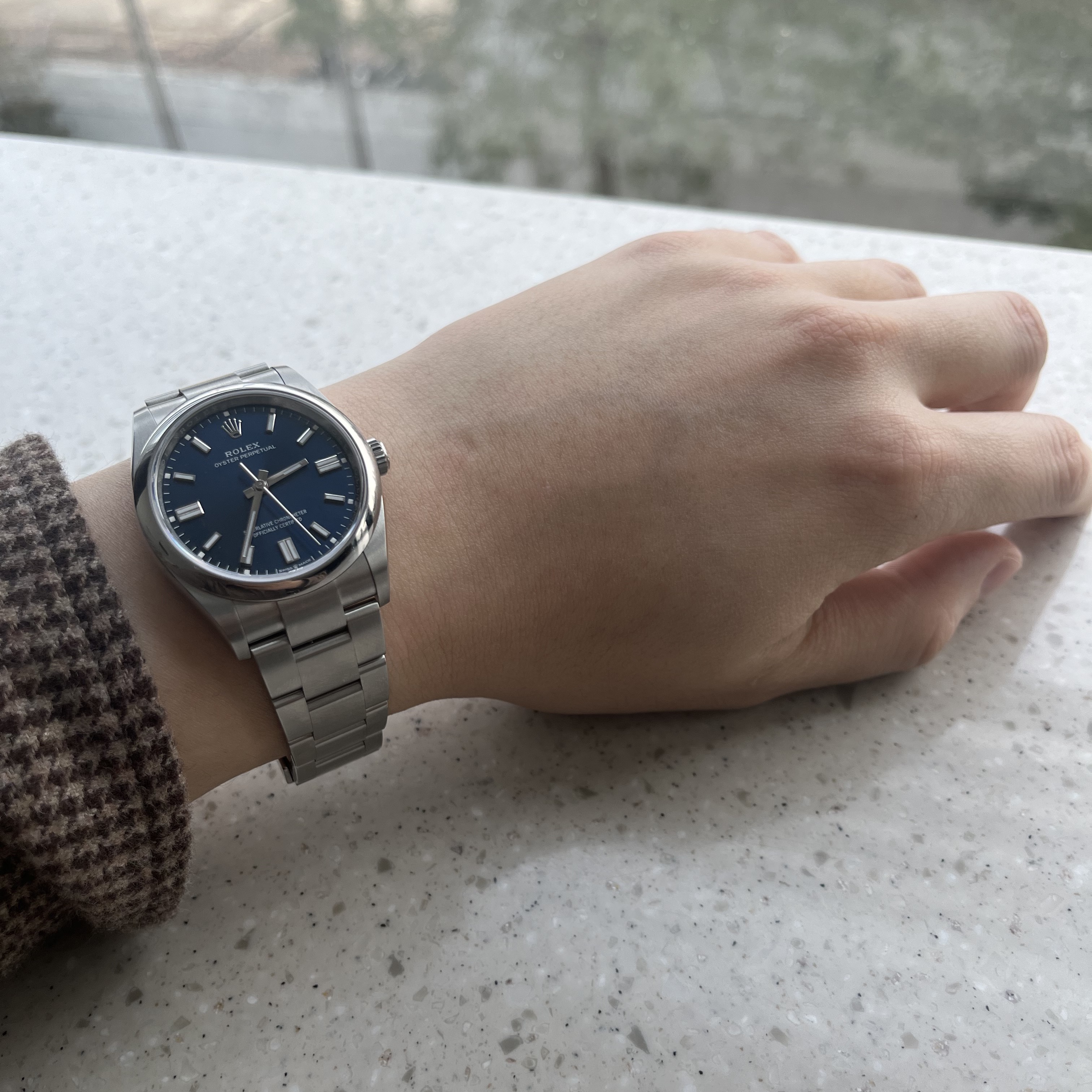 Rolex Oyster Perpetual 36mm 126000 Bright blue Oyster 착용 스타일