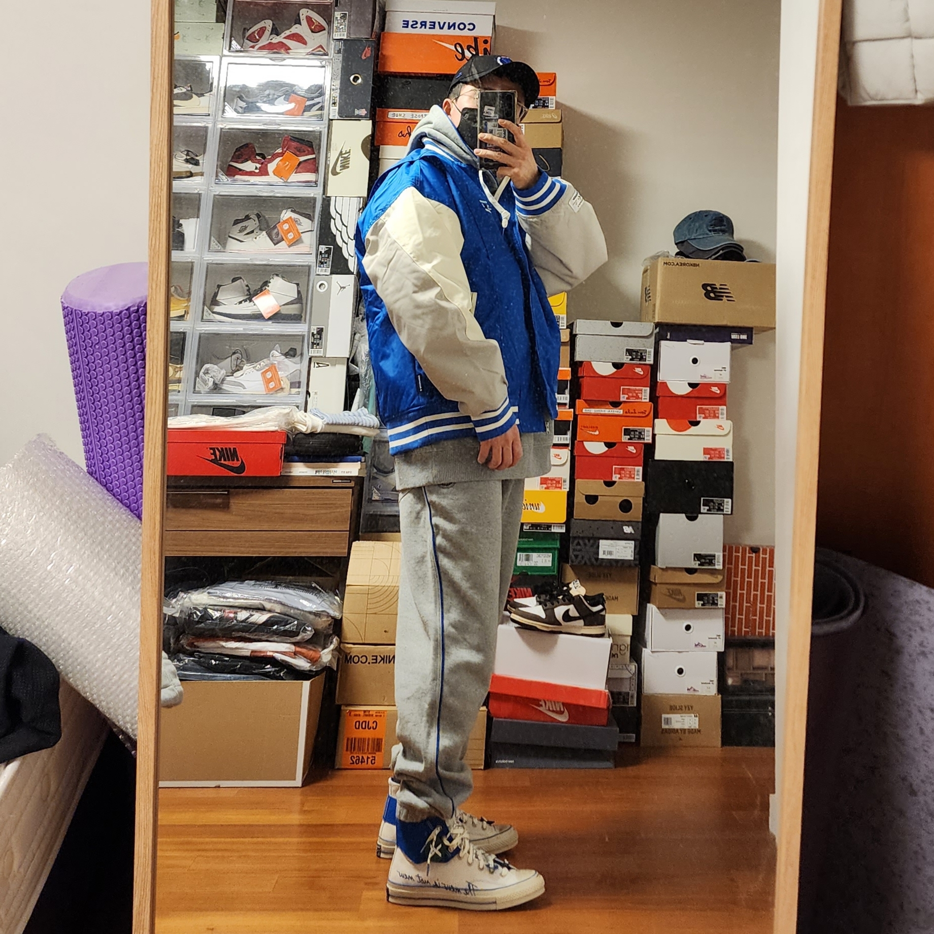 Converse x Ader Error Chuck 70 High White, Converse x Ader Error Shapes Varsity Jacket Cobalt 착용 스타일 - 3