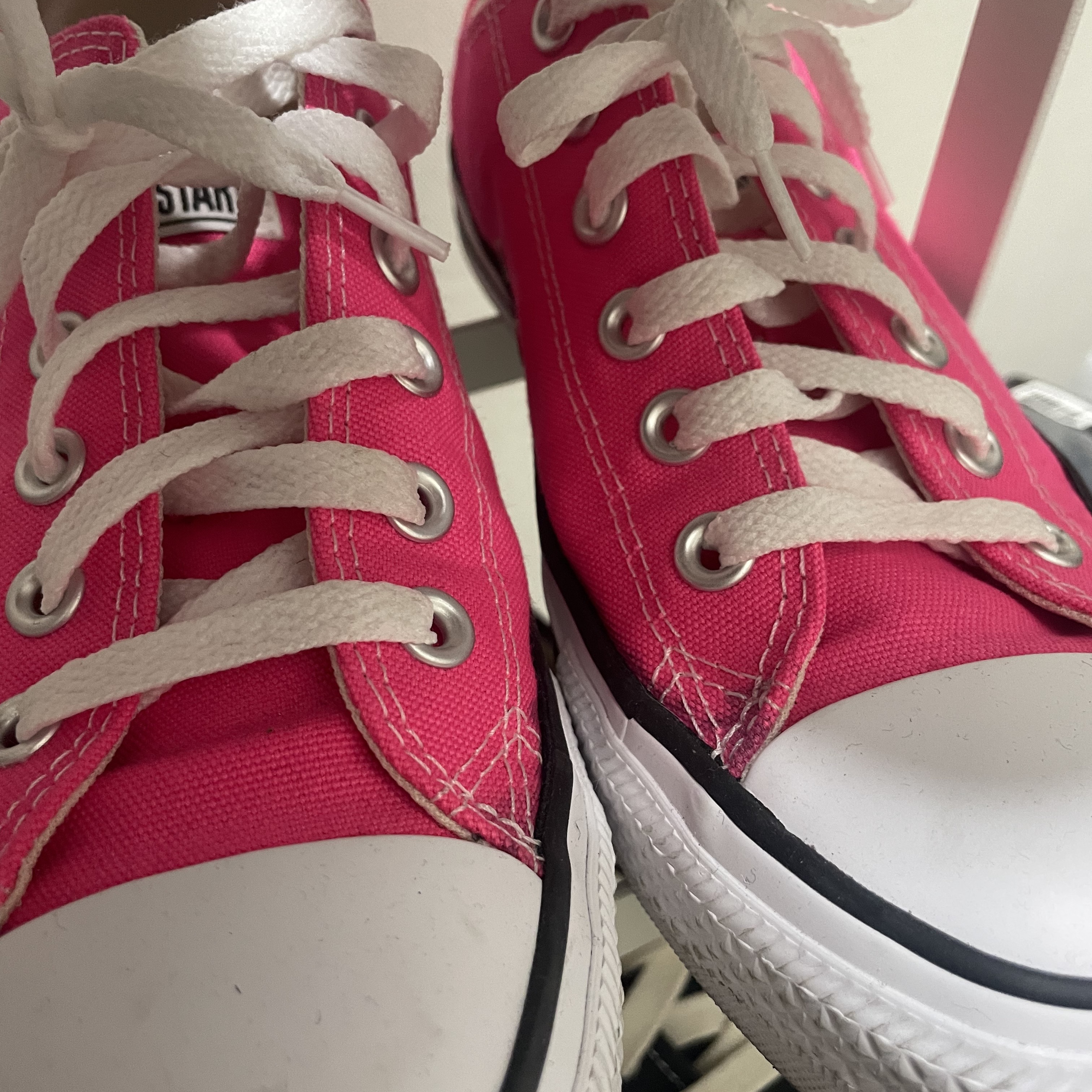 Converse Chuck Taylor All Star Ox Hyper Pink 착용 스타일