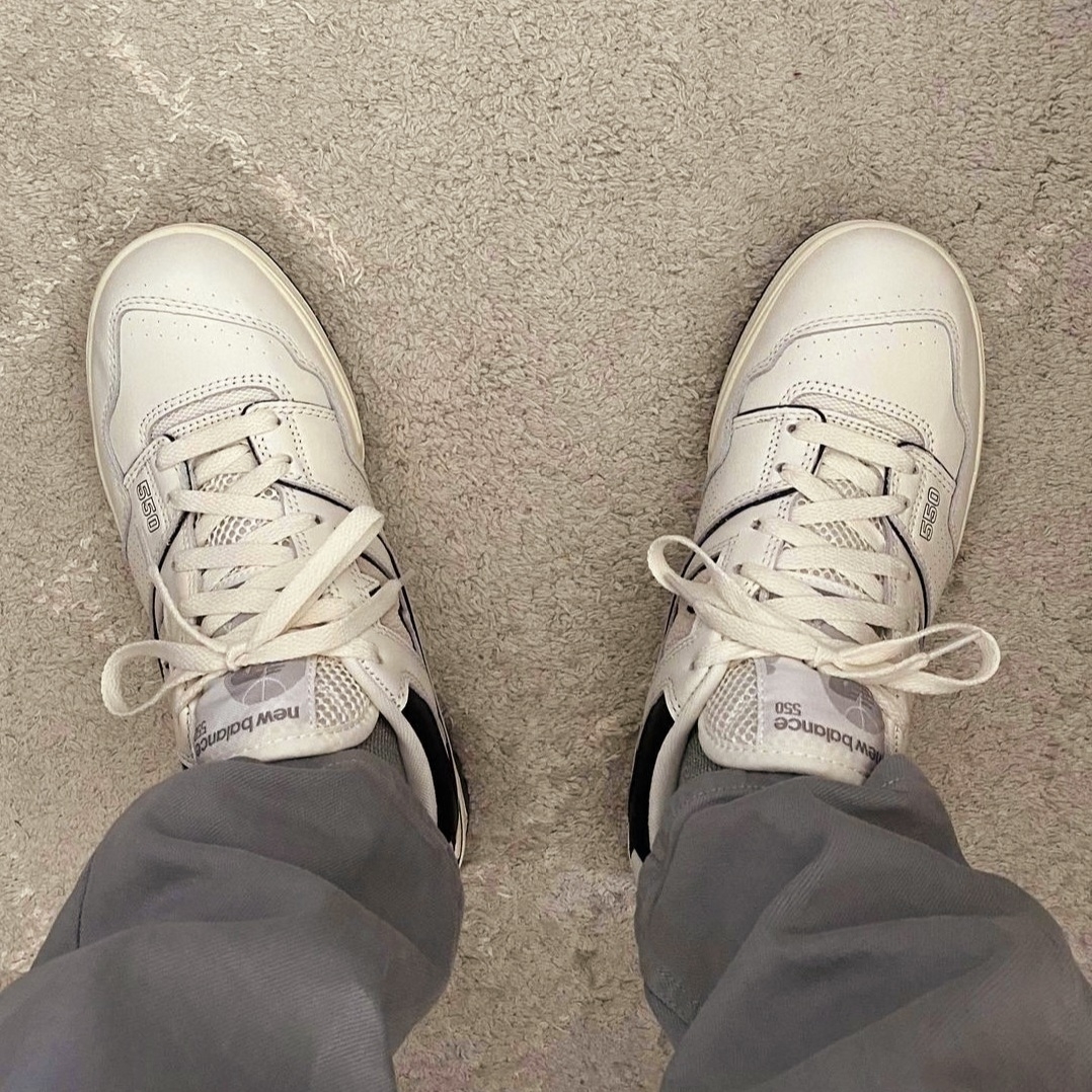 New Balance 550 White Grey - 2E Wide 착용 스타일