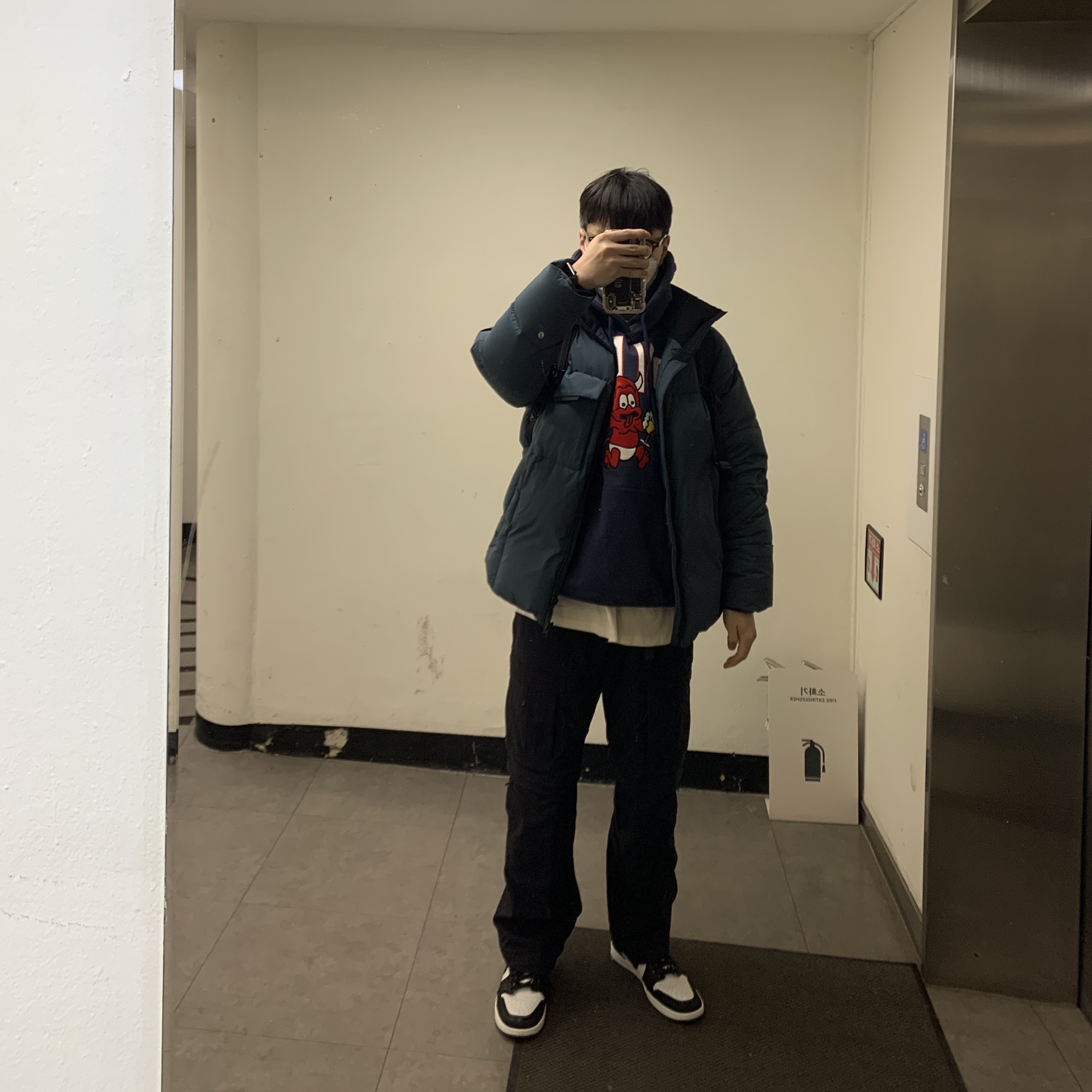 Nike ACG Smith Summit Cargo Pants Black - Asia, Jordan 1 High 85 Black White 착용 스타일