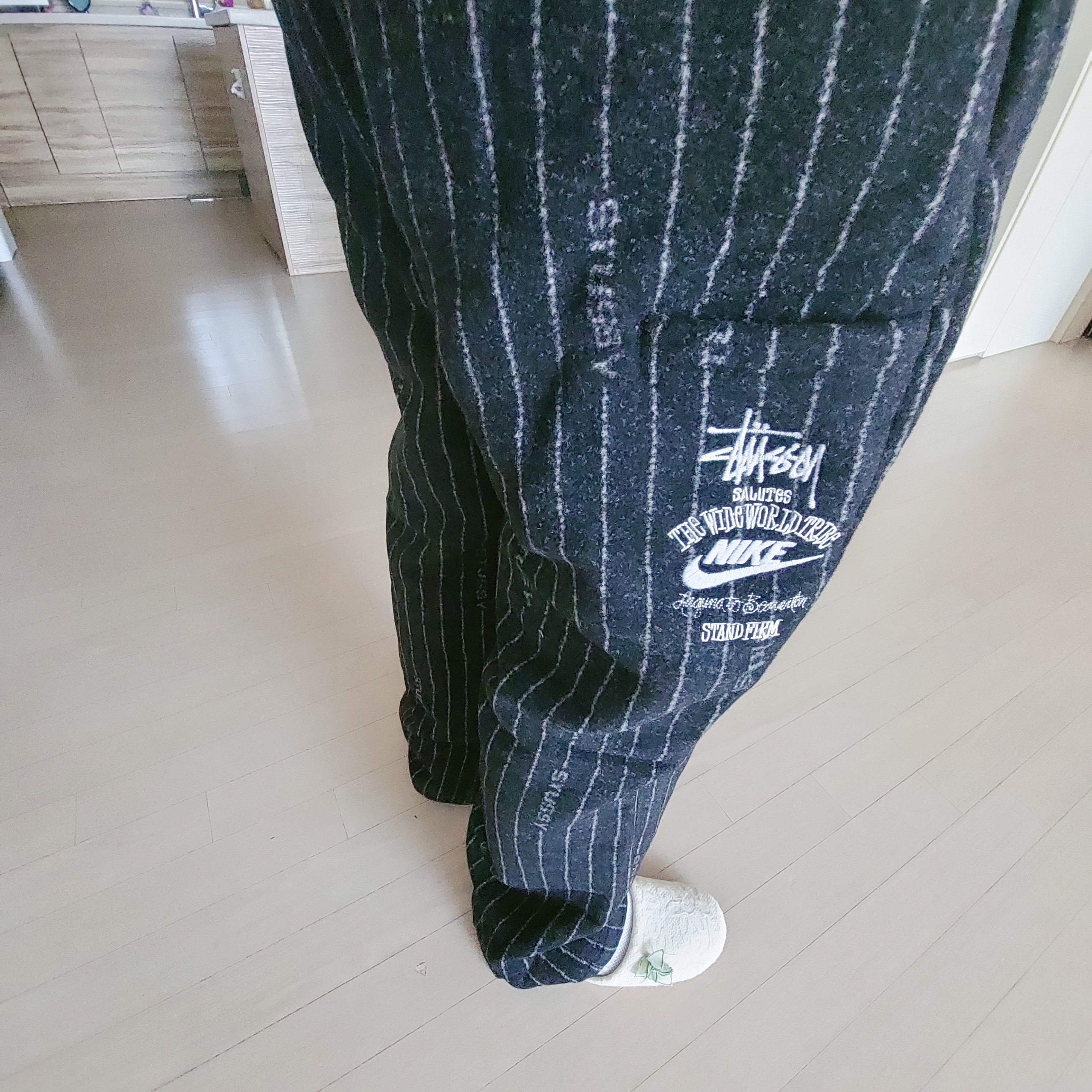 Nike x Stussy NRG Striped Wool Pants Black (DR4021-010) 착용 스타일 - 2