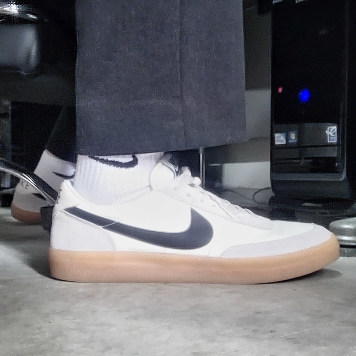 Nike Killshot 2 Leather Sail Oil Grey Gum 착용 스타일