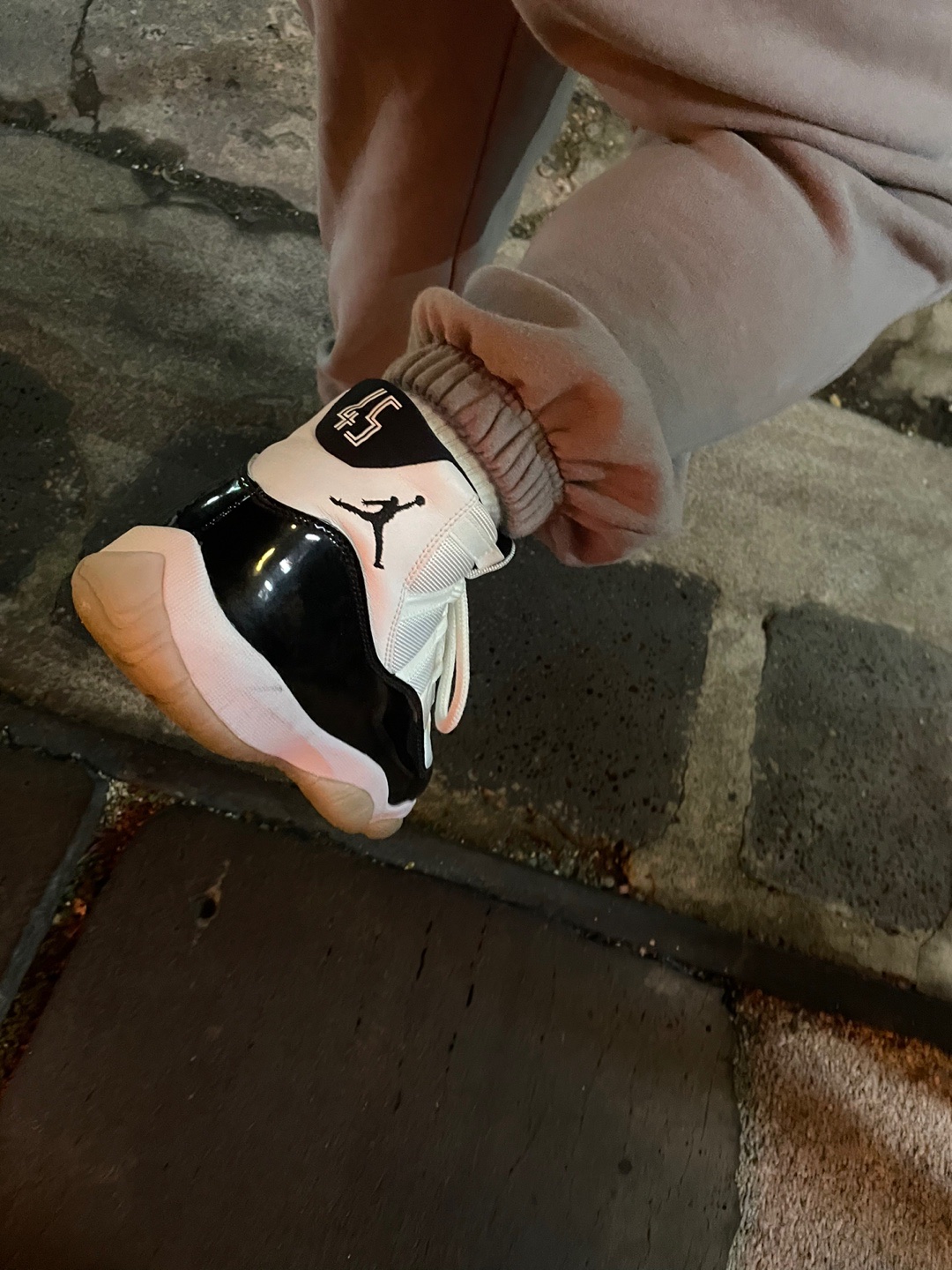 Jordan 11 Retro Concord 2018 착용 스타일 - 2