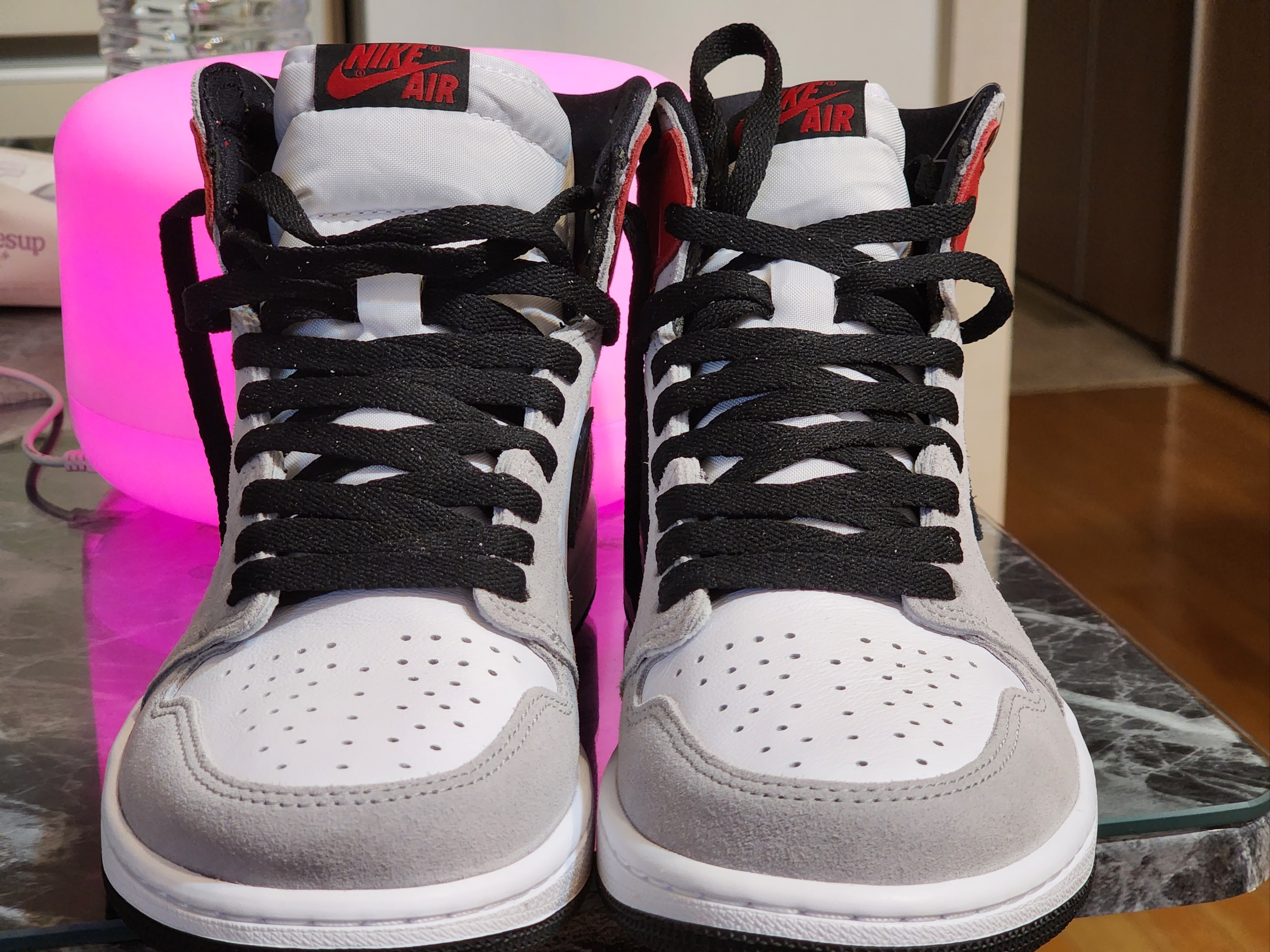 Jordan 1 Retro High OG Light Smoke Grey 착용 스타일 - 2