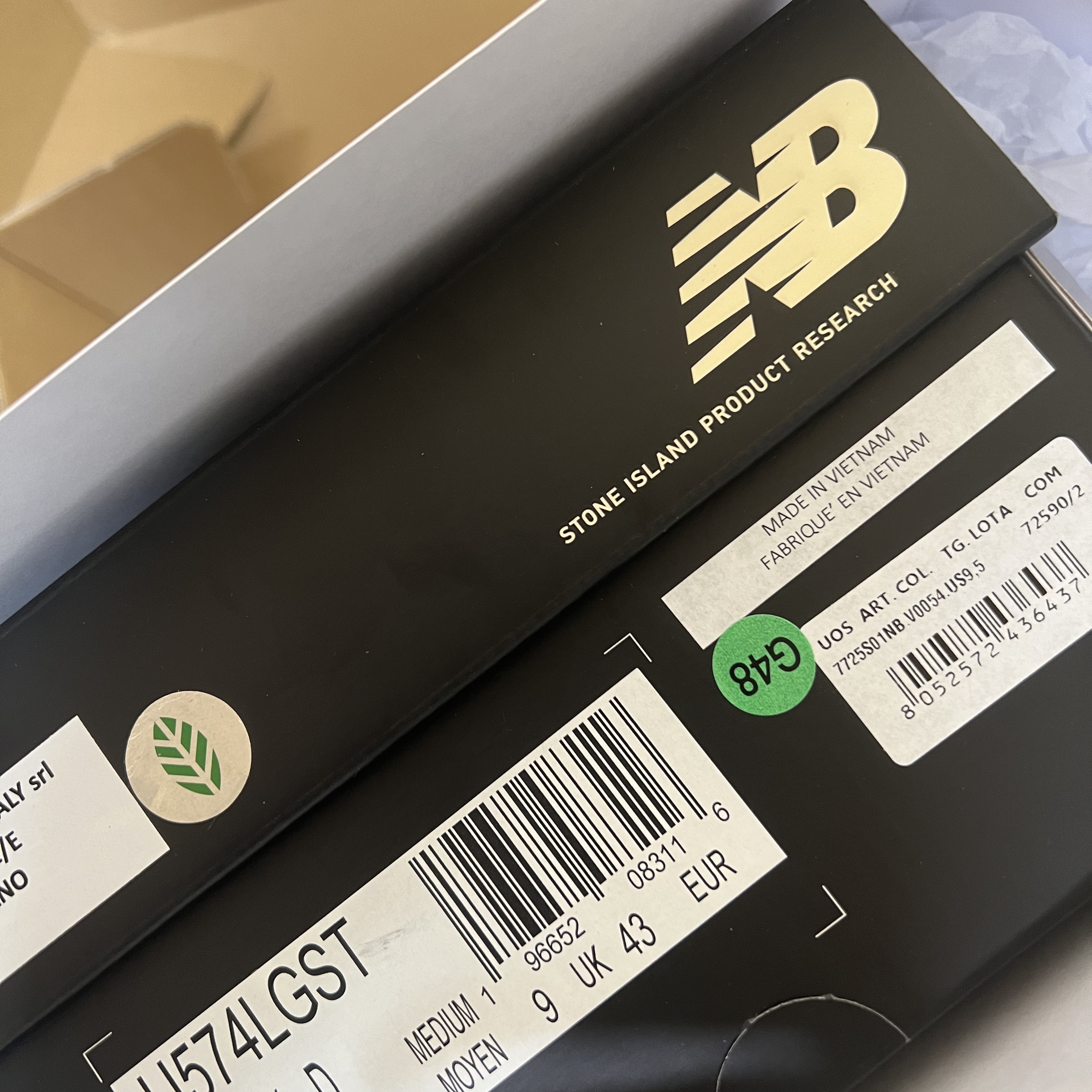 New Balance x Stone Island 574 Legacy Green 착용 스타일