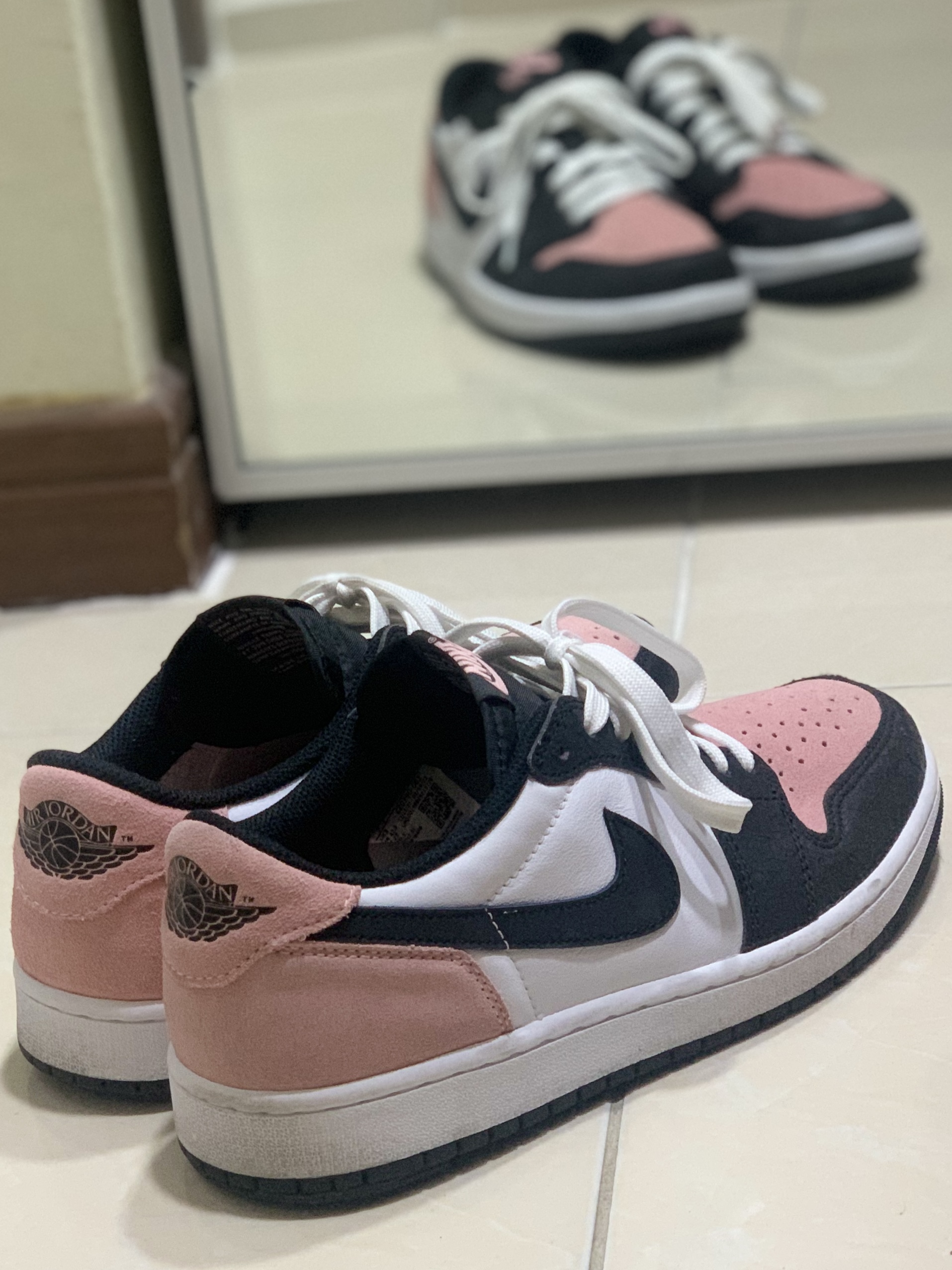 Jordan 1 Retro Low OG Bleached Coral 착용 스타일