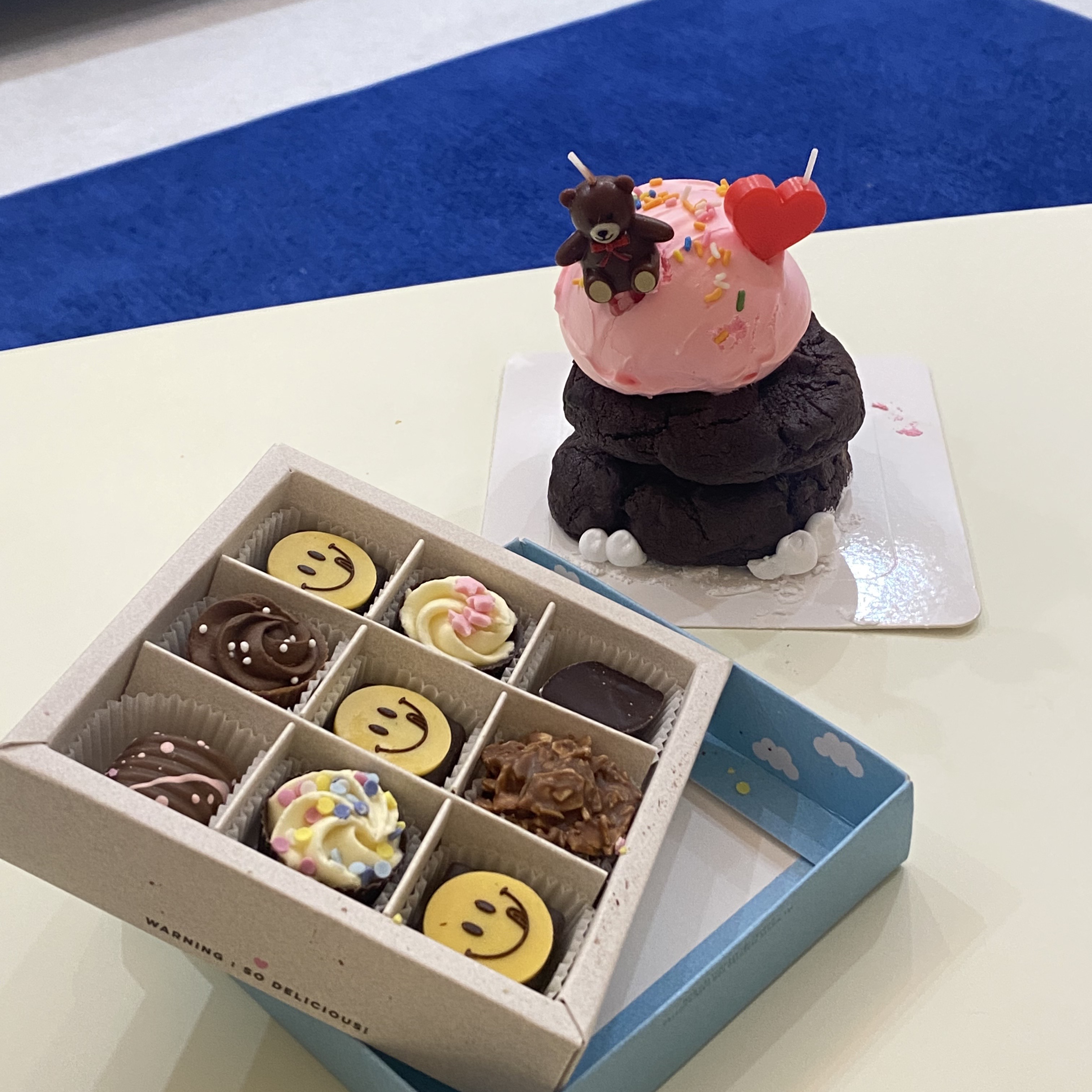 Knotted Chocolate Bonbon 착용 스타일