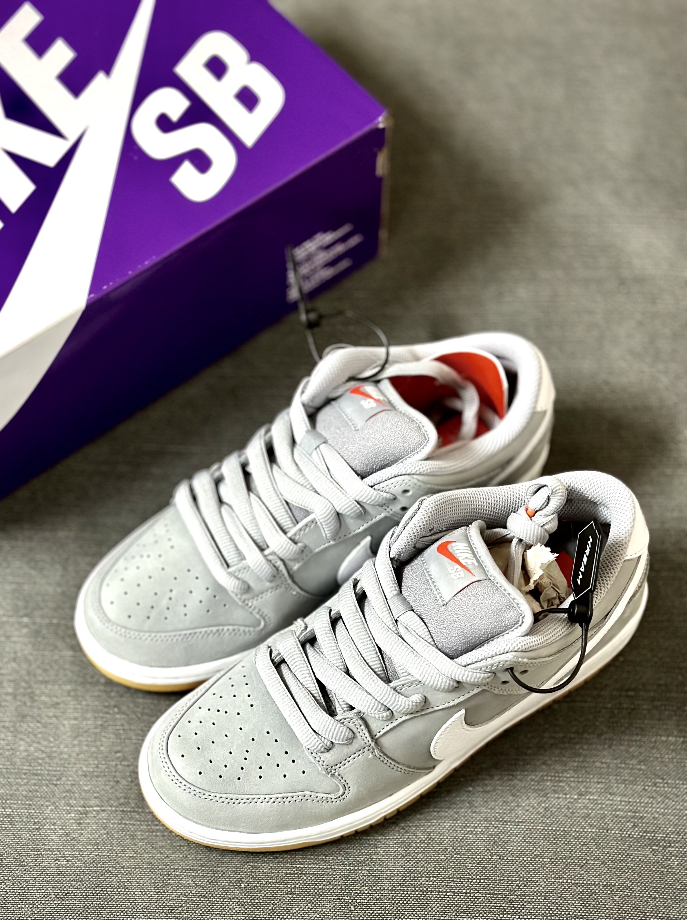 Nike Dunk Low Pro SB Wolf Grey White 착용 스타일