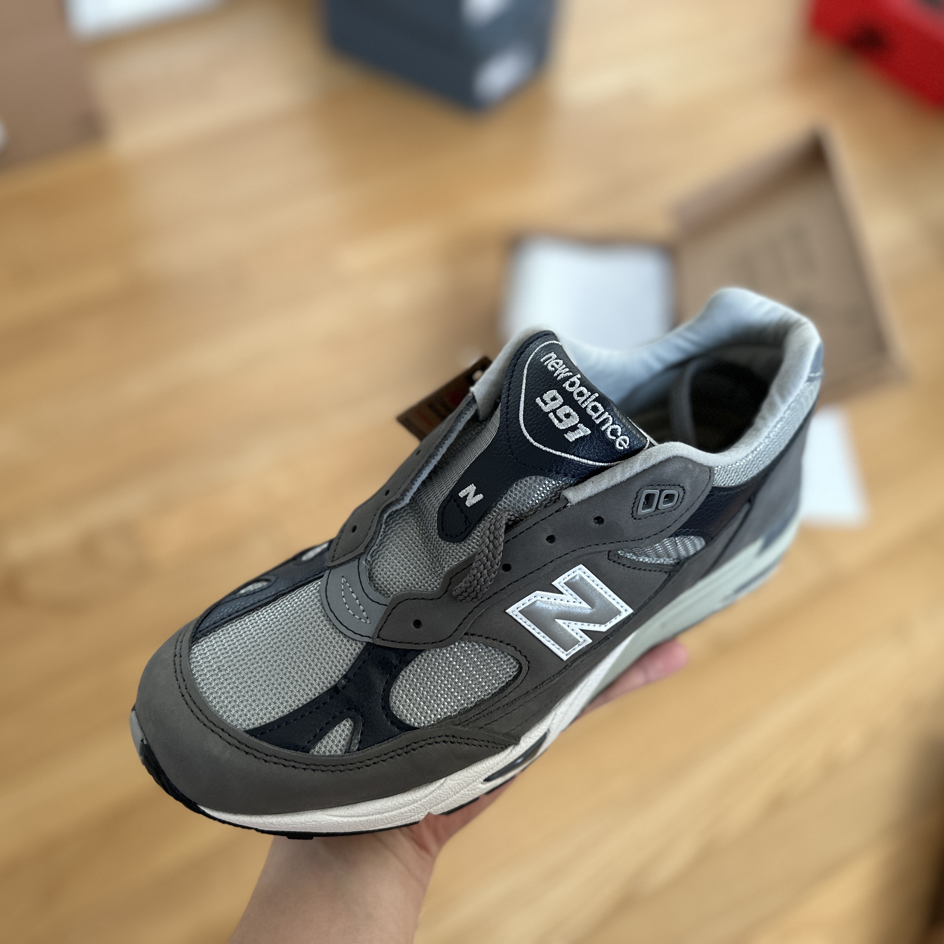 New Balance 991 Made in UK Castlerock Navy 착용 스타일 - 2