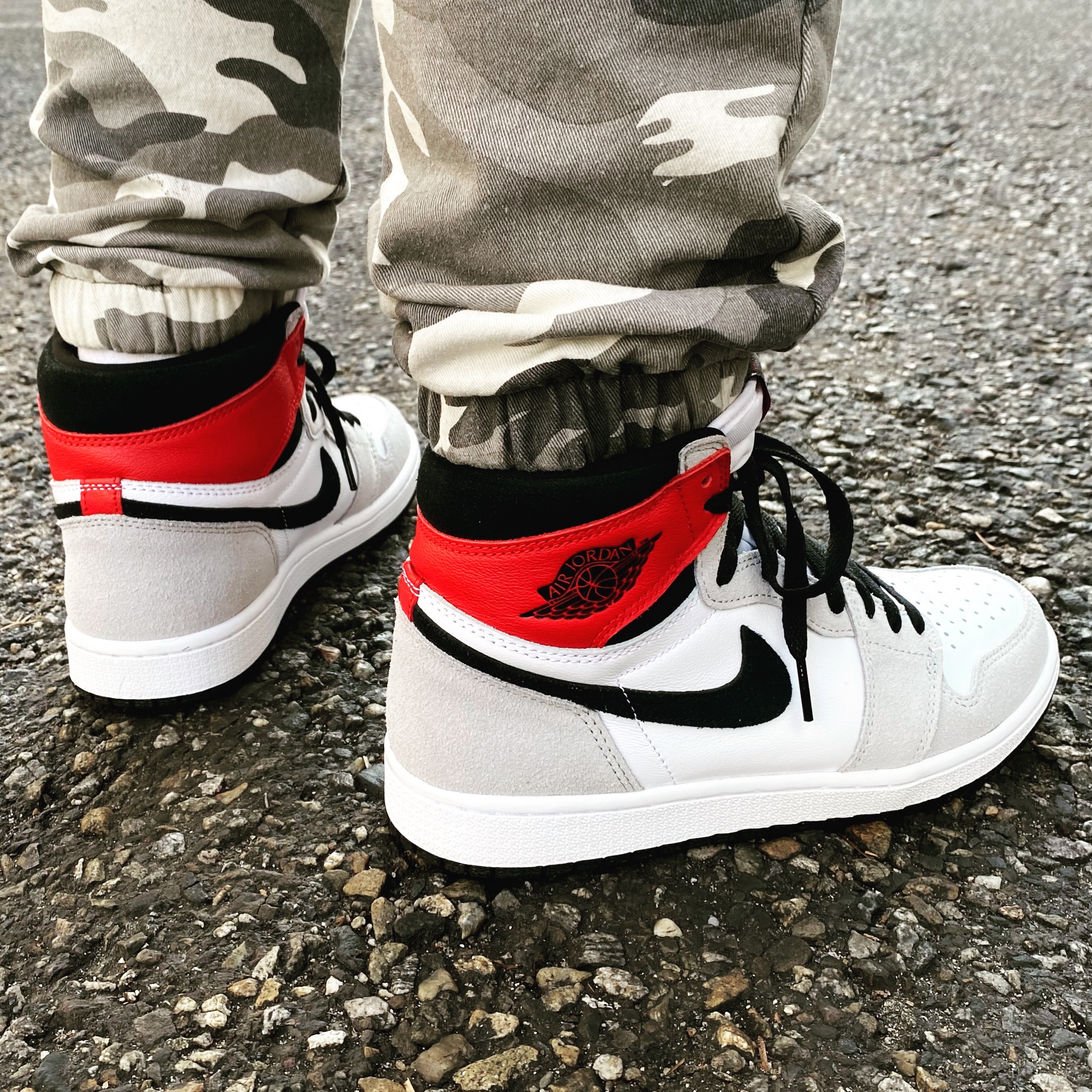 Jordan 1 Retro High OG Light Smoke Grey 착용 스타일