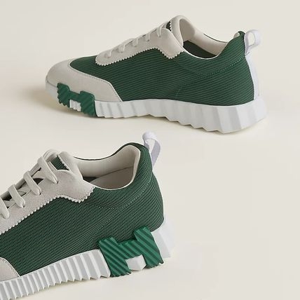 Hermes Bouncing Sneakers Mesh Suede Goatskin & Vert Cactus Blanc 착용 스타일 - 3