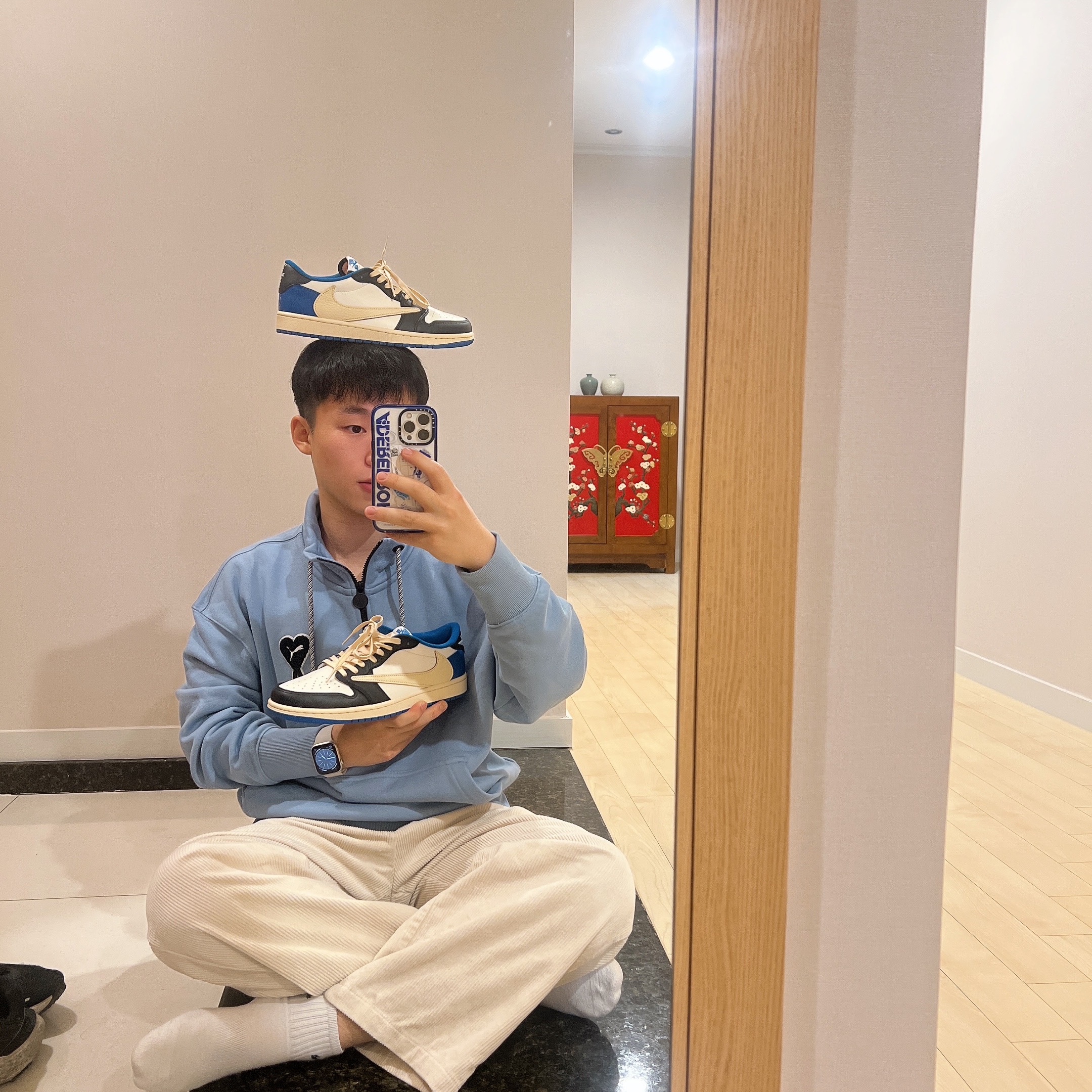 Jordan 1 x Travis Scott x Fragment Retro Low OG SP Military Blue, Casetify x Ader Error iPhone Sticker Magsafe Case Clear 착용 스타일