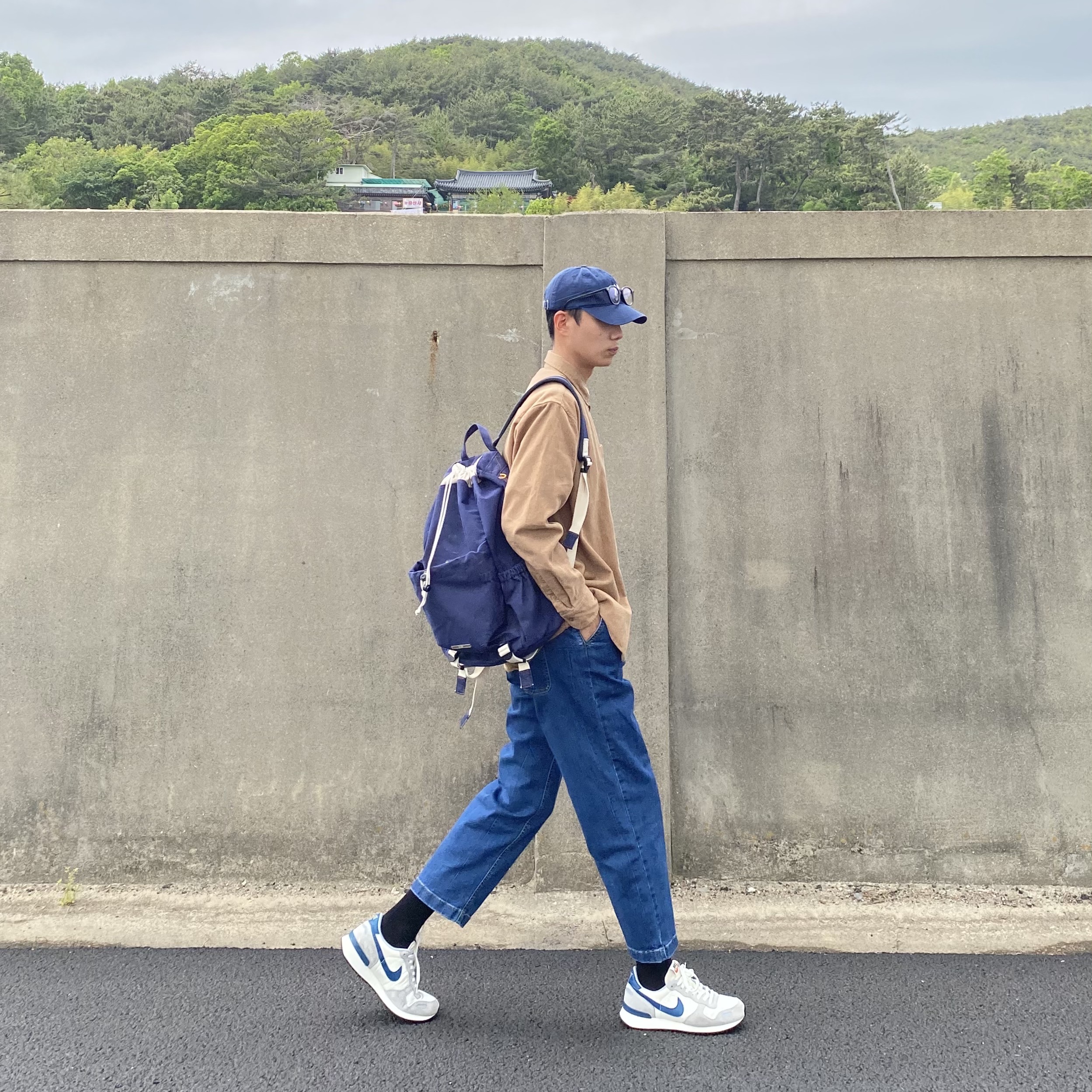 Nike Air Vortex Wolf Grey Blue Force 착용 스타일