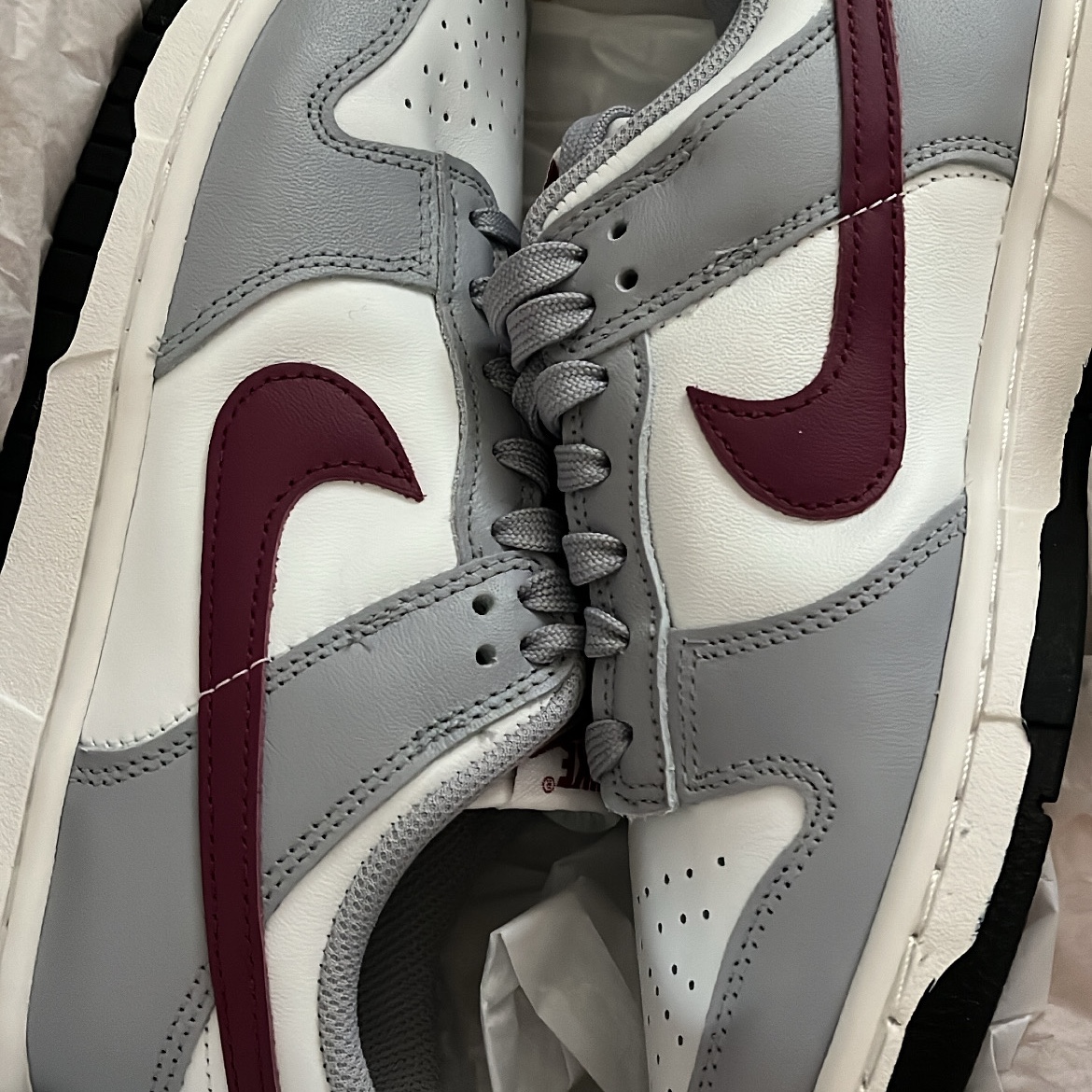 (W) Nike Dunk Low Wolf Grey Rosewood 착용 스타일 - 1