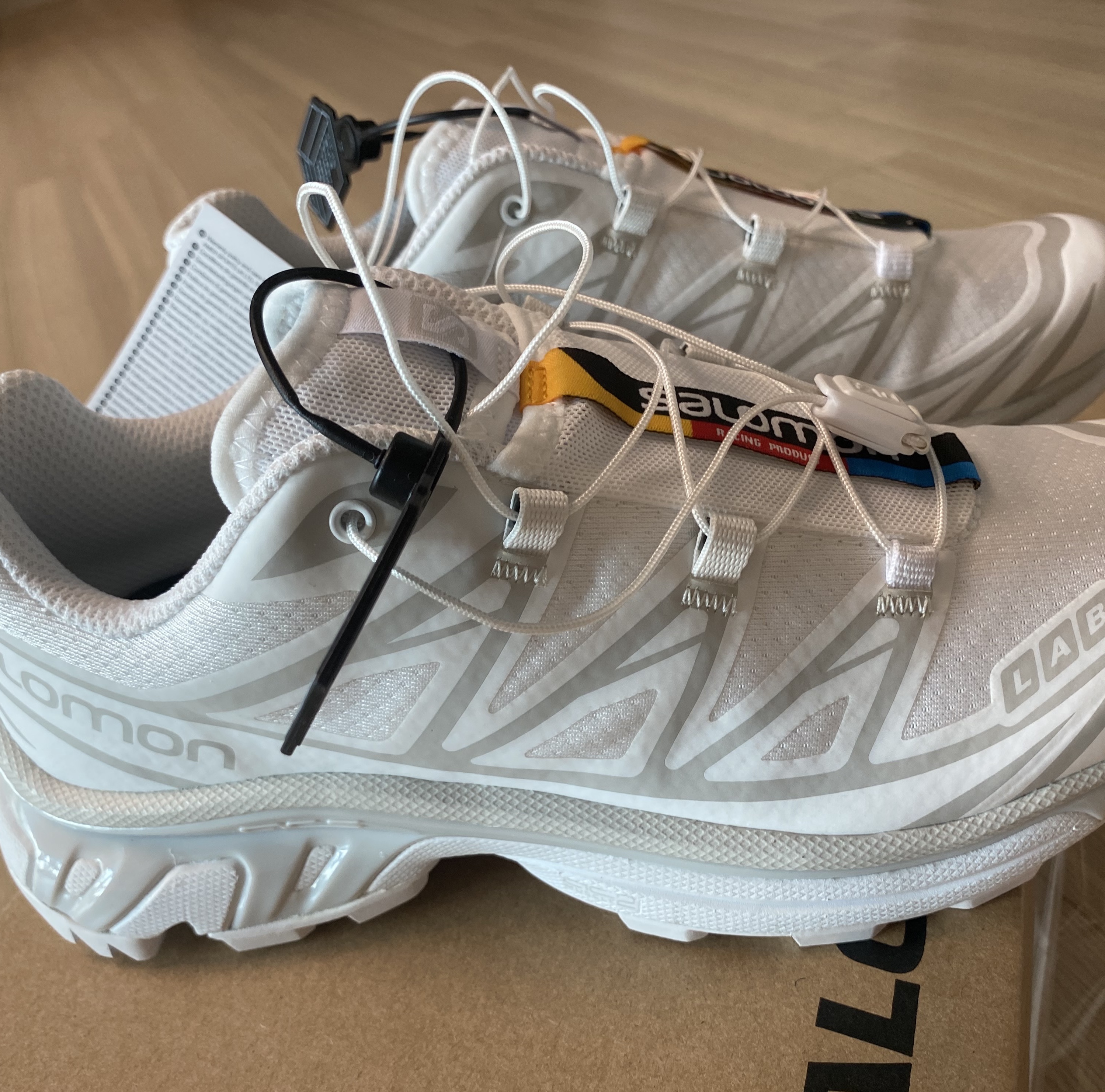Salomon XT-6 ADV White 착용 스타일