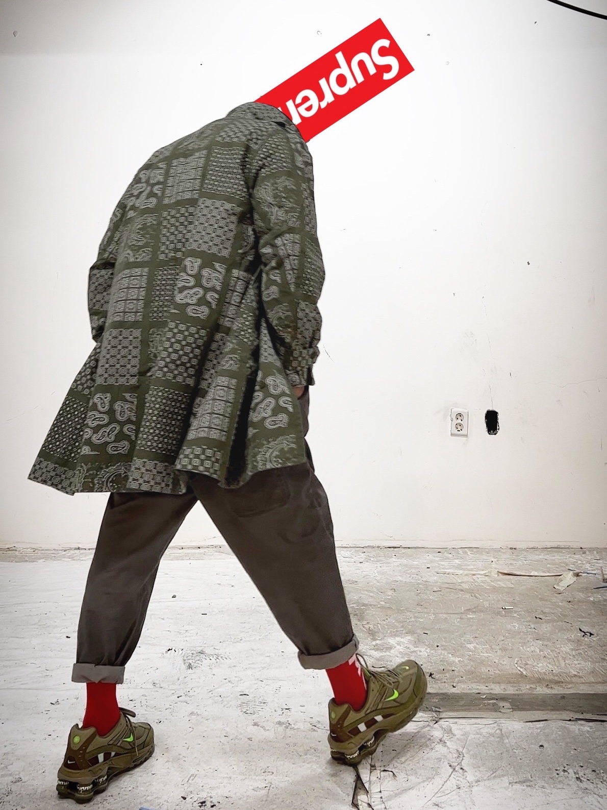Supreme Small Box T-Shirt Red Bandana - 21SS, Supreme x Nike Lightweight Crew Socks Red (1 Pack) 착용 스타일