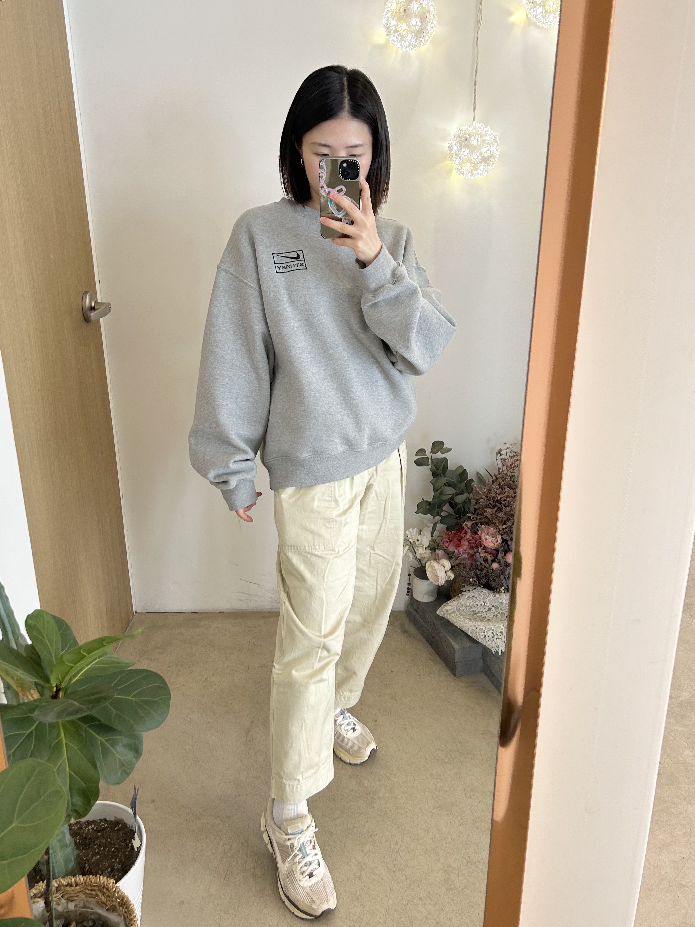 Nike x Stussy NRG BR Crew Fleece Grey, (W) Nike Zoom Vomero 5 Oatmeal 착용 스타일