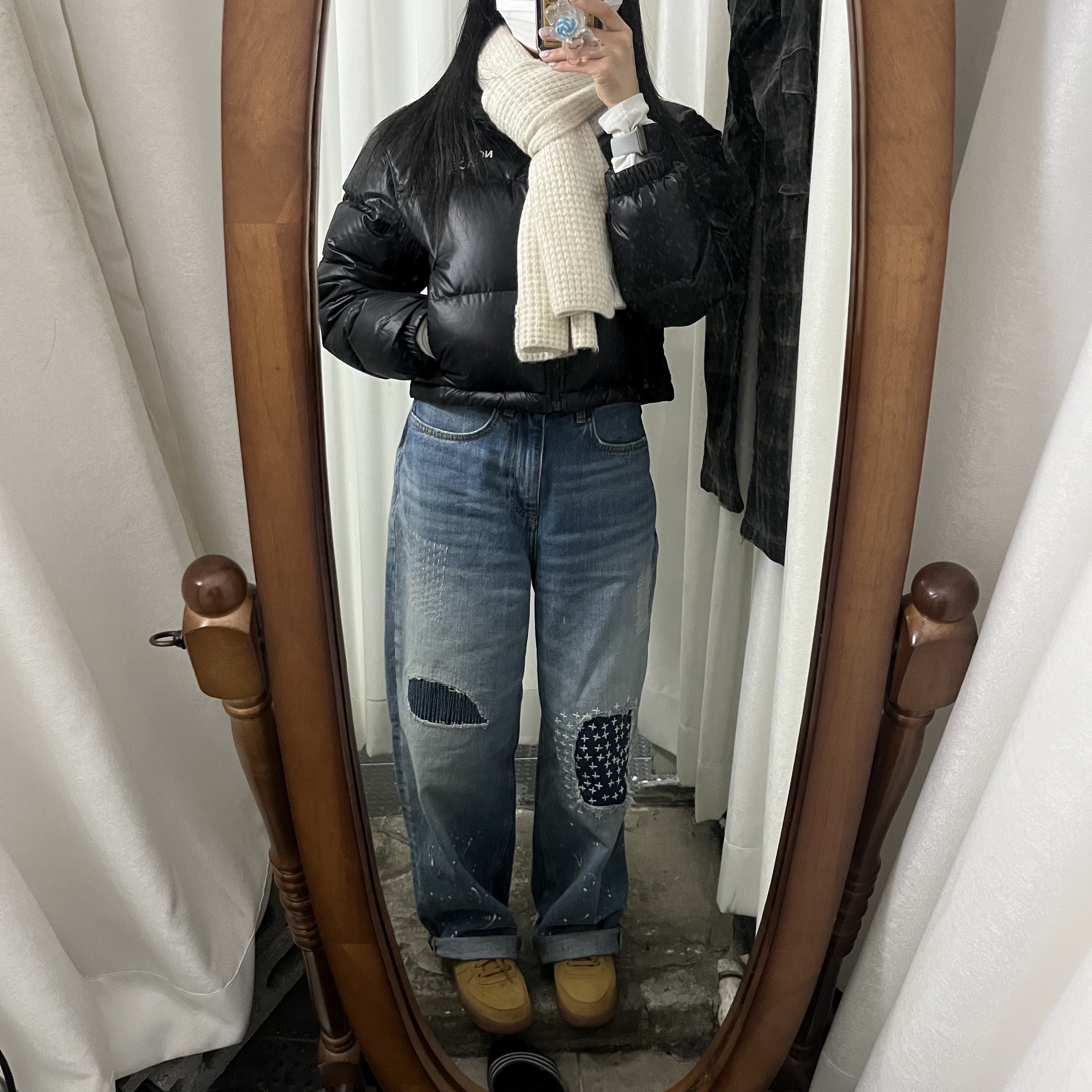 (W) The North Face Nuptse Short Jacket Black, (GS) Nike Air Force 1 LV8 3 Wheat 착용 스타일