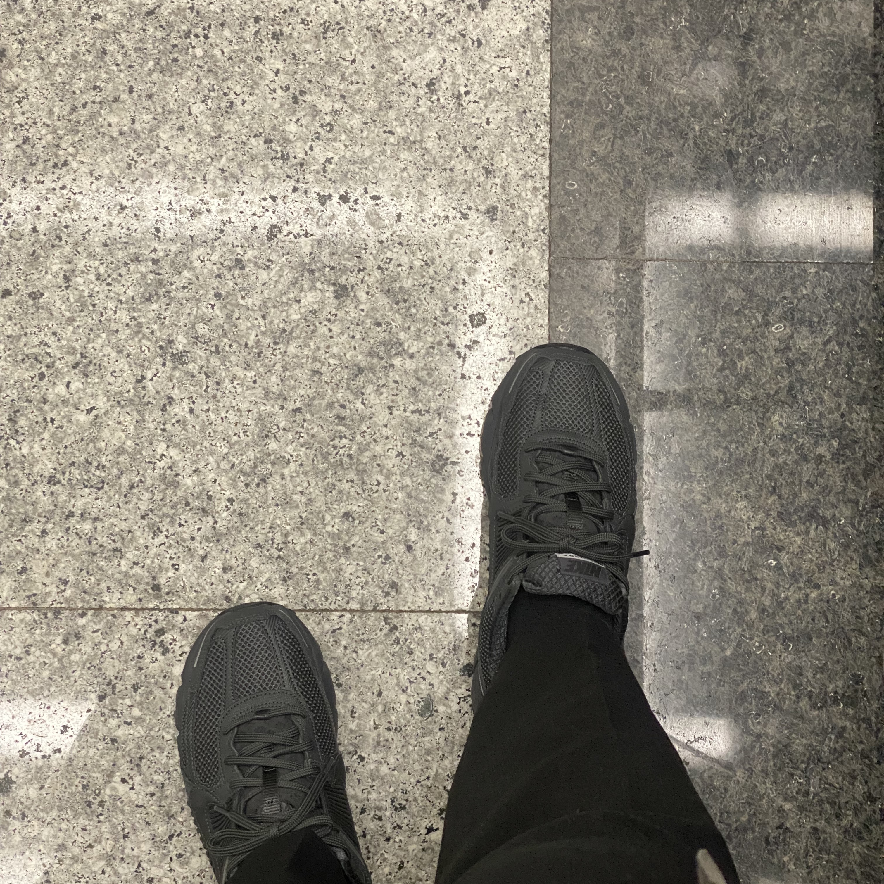 Nike Zoom Vomero 5 SP Anthracite 2023 착용 스타일