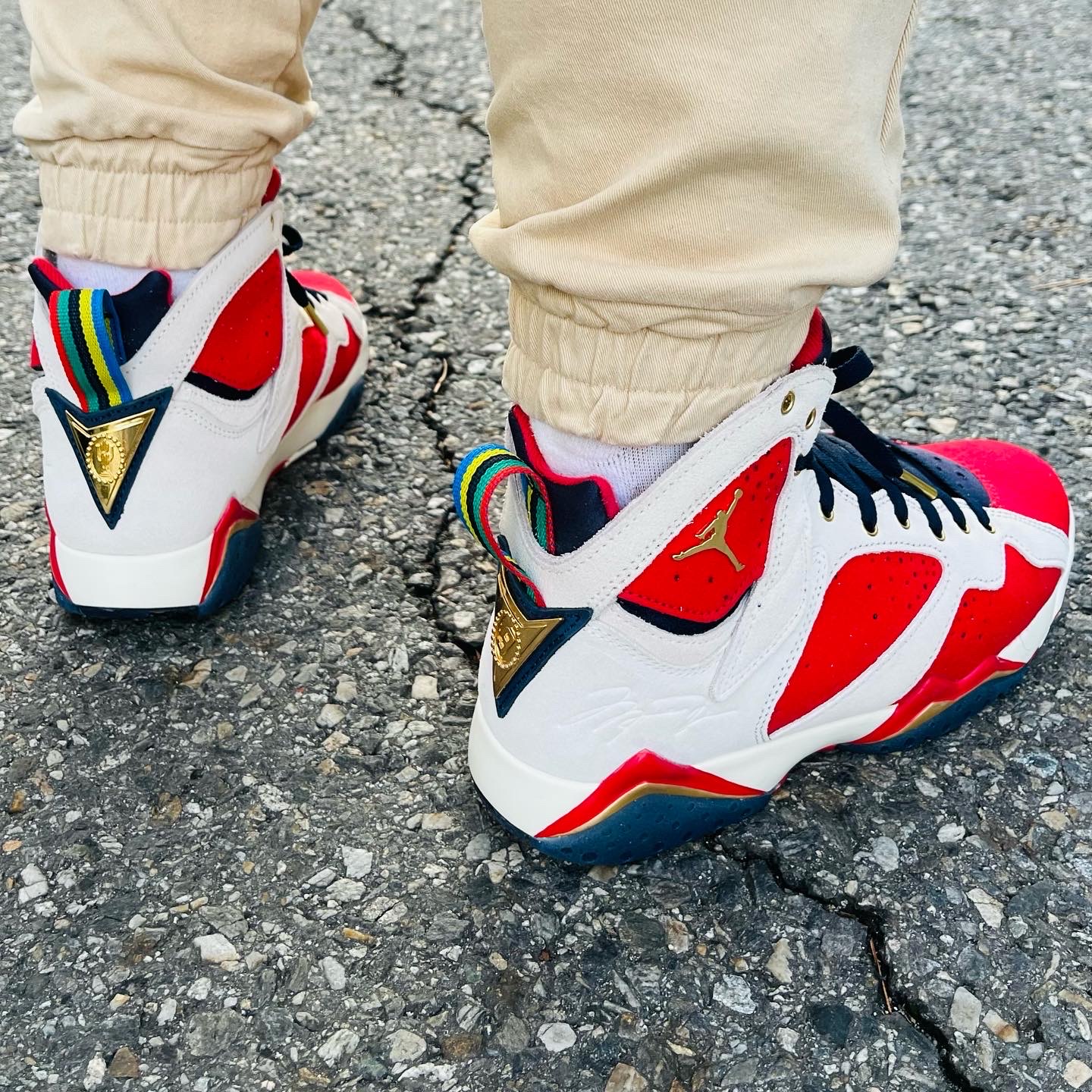 Jordan 7 x Trophy Room Retro SP True Red and Obsidian 착용 스타일