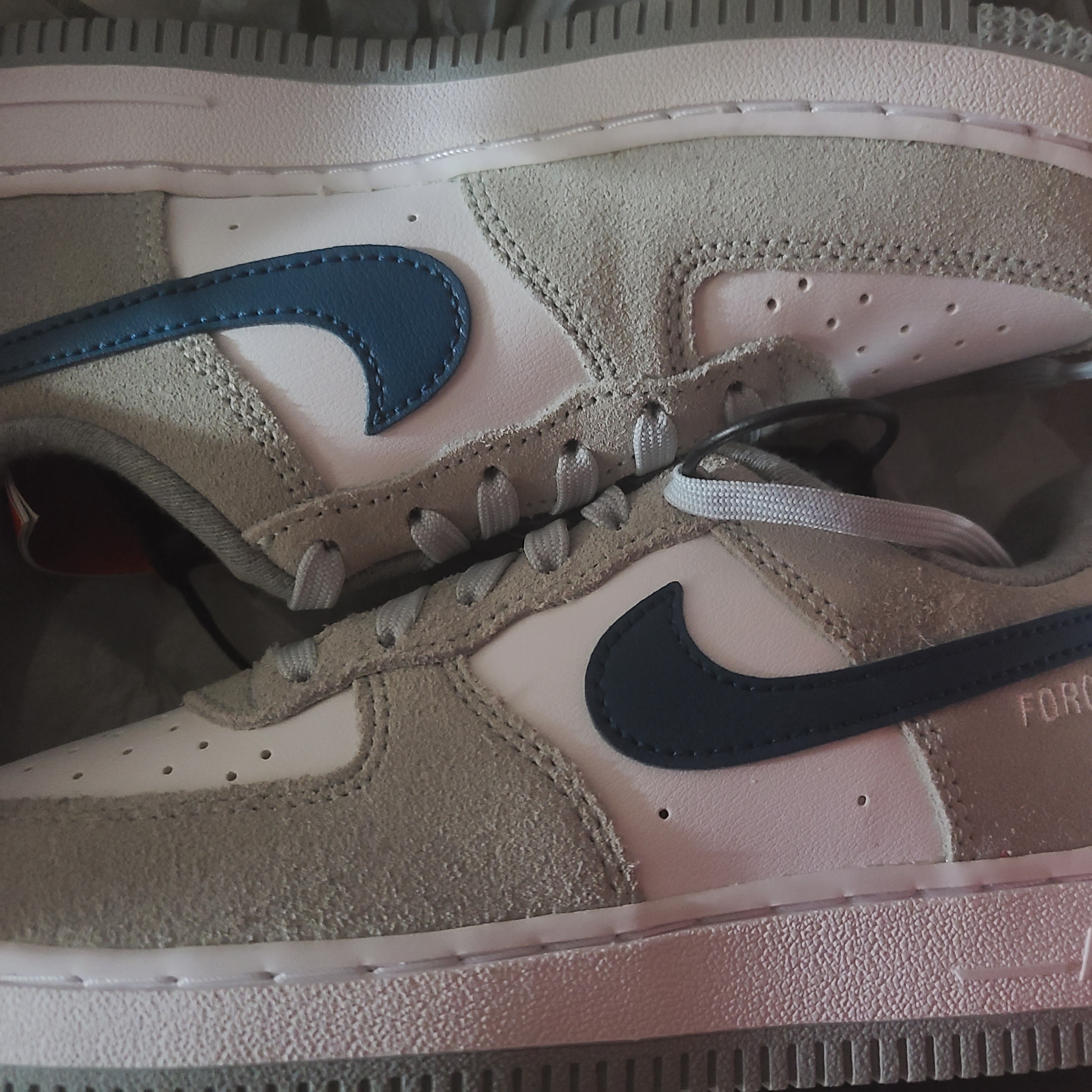 (PS) Nike Air Force 1 LV8 Athletic Club Light Smoke Grey Marina 착용 스타일