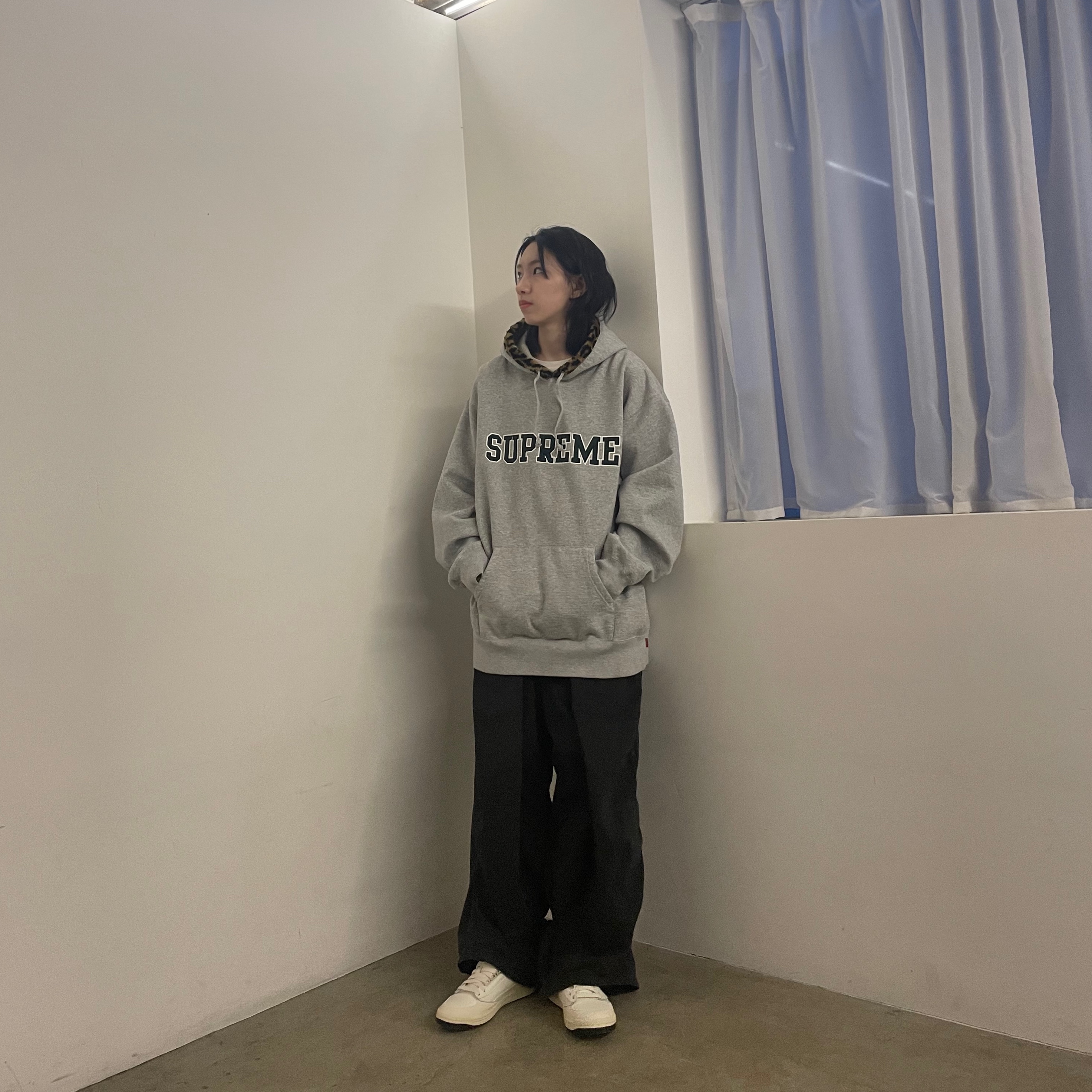 Supreme Leopard Trim Hooded Sweatshirt Heather Grey - 21FW 착용 스타일 - 3