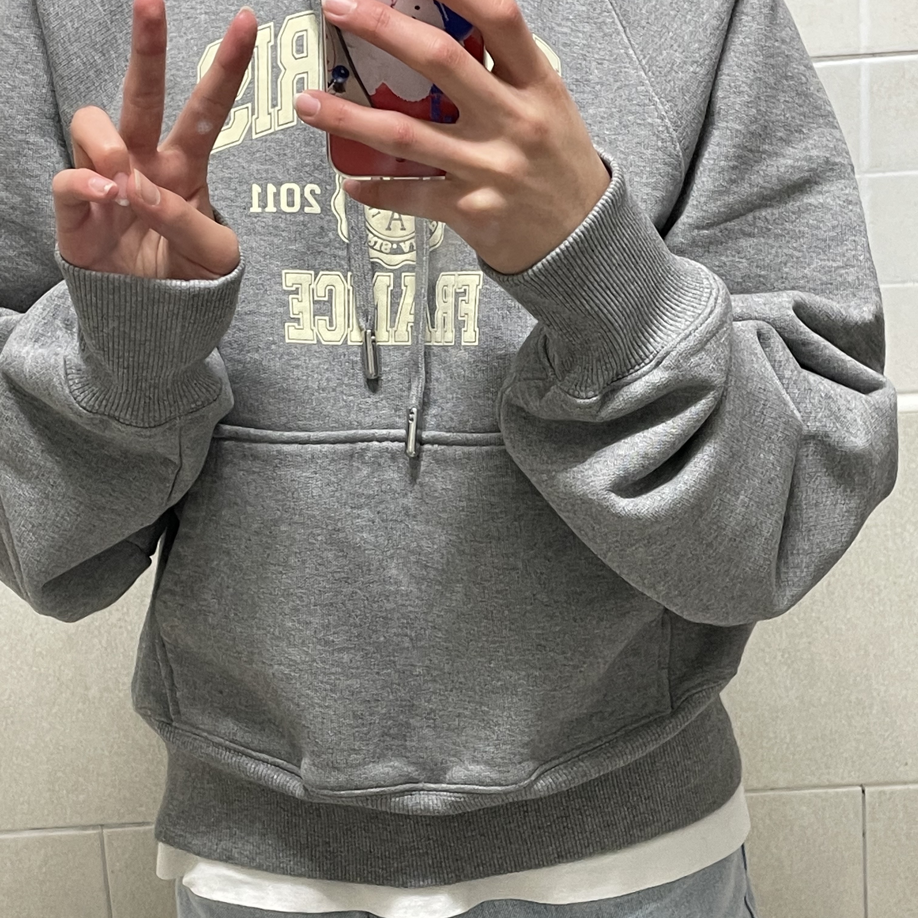 AMI Paris France Hood Sweatshirt Heather Grey 착용 스타일