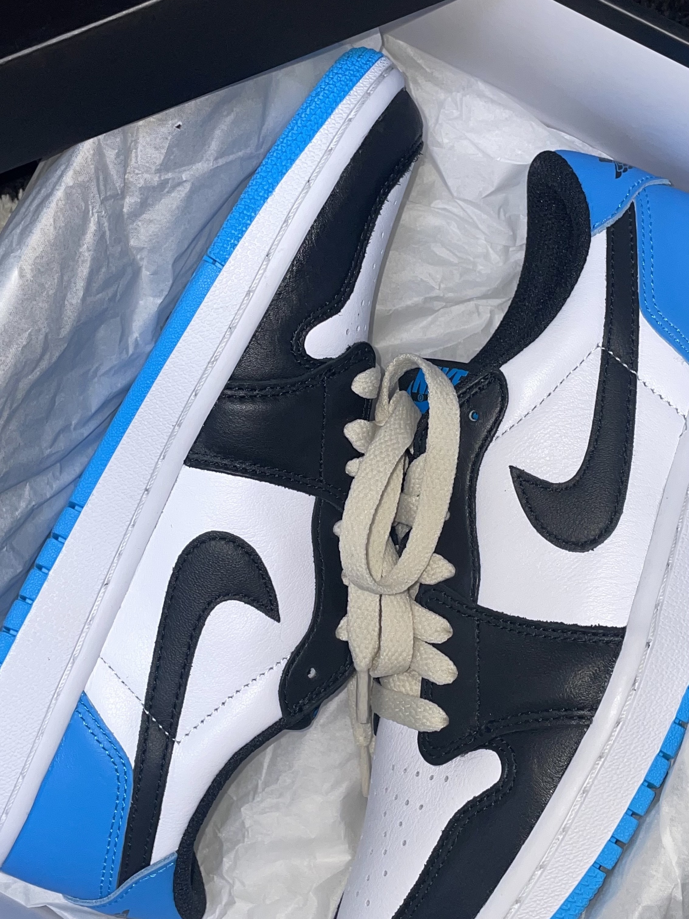 (W) Jordan 1 Retro Low OG Black and Dark Powder Blue 착용 스타일