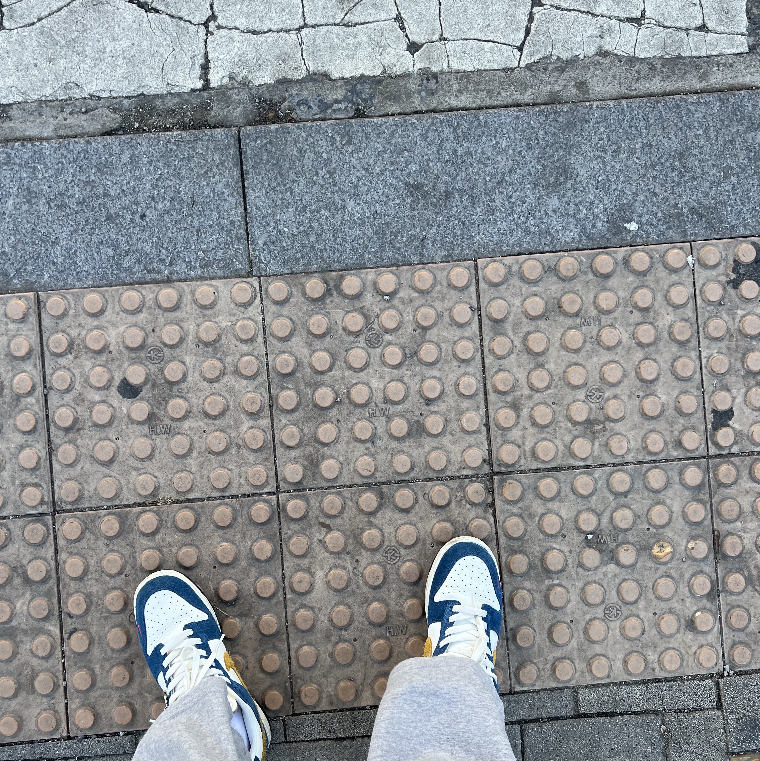 Nike x Kasina Dunk Low 80's Bus 착용 스타일