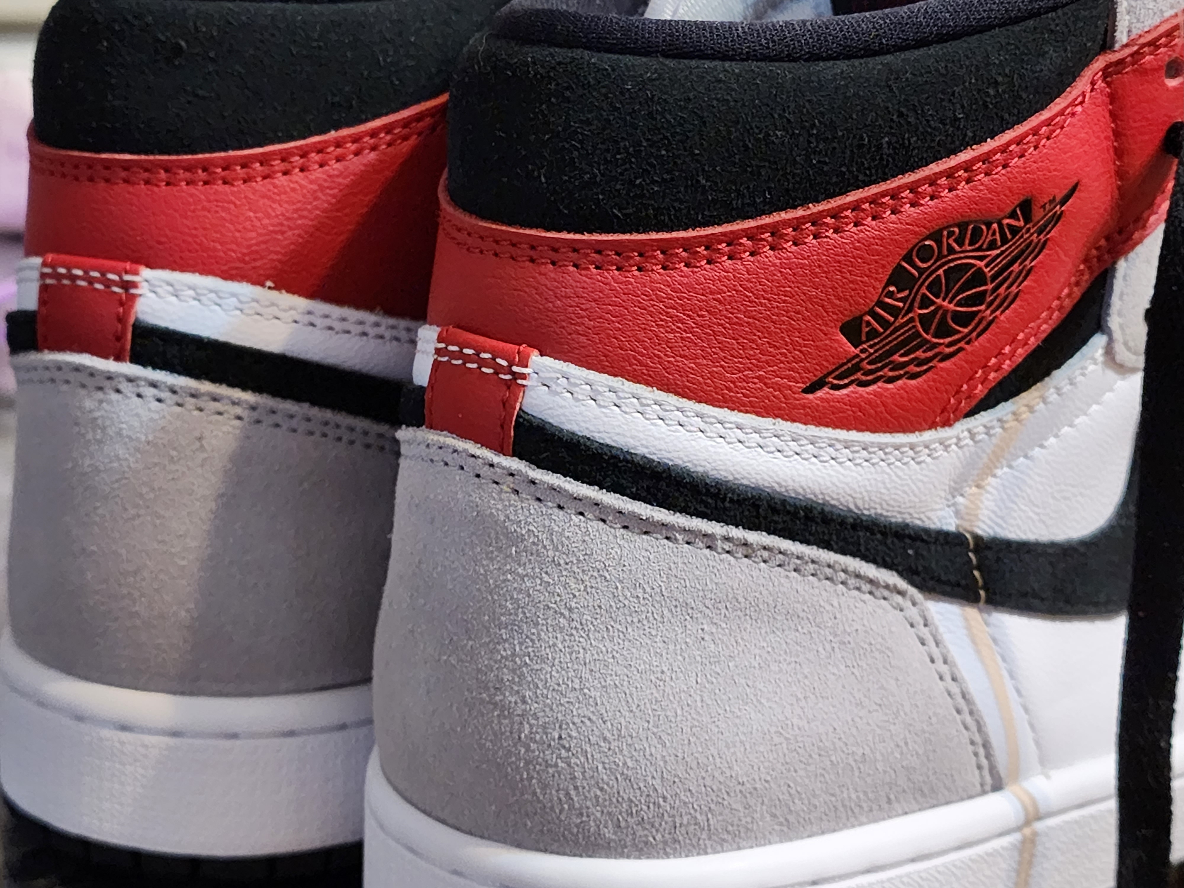 Jordan 1 Retro High OG Light Smoke Grey 착용 스타일 - 3