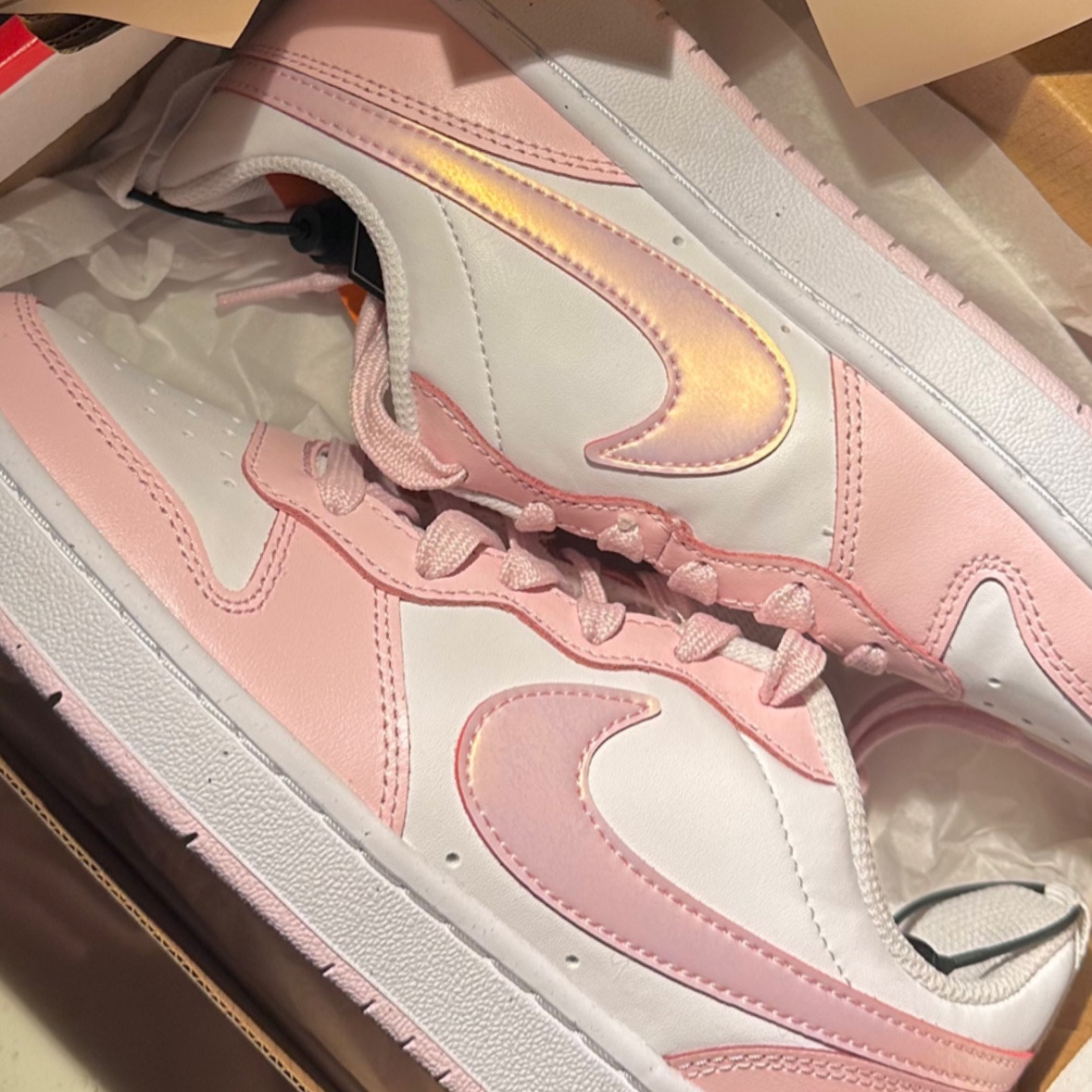 (GS) Nike Court Borough 2 SE White Pink Foam 착용 스타일 - 1