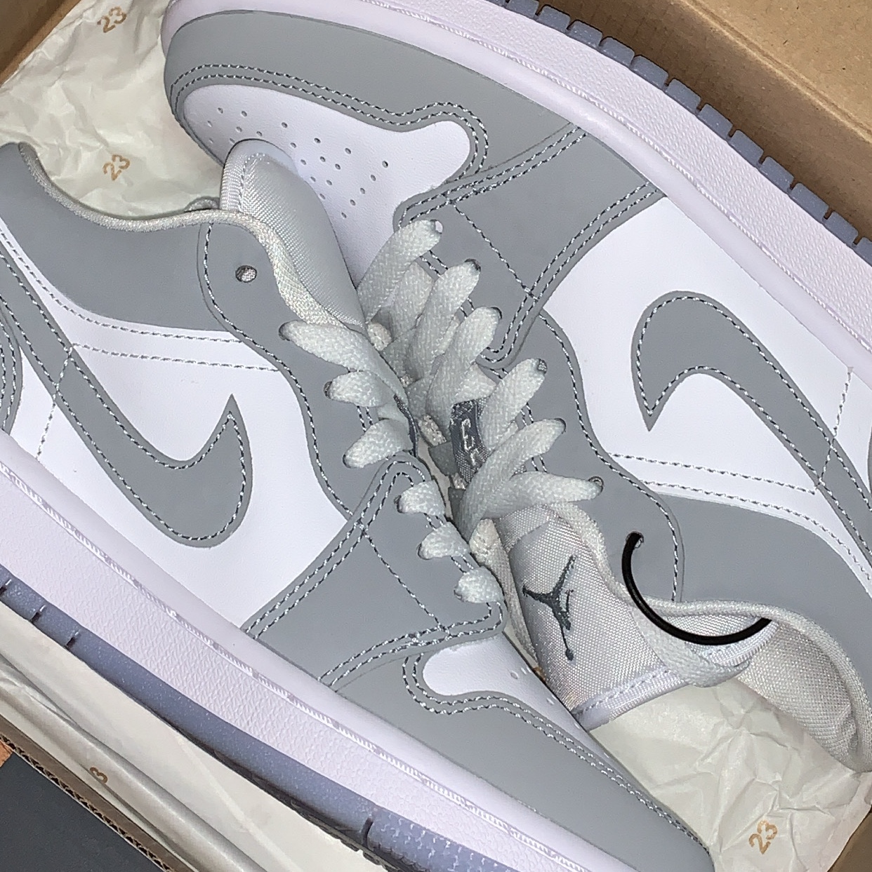 (W) Jordan 1 Low White Wolf Grey 착용 스타일