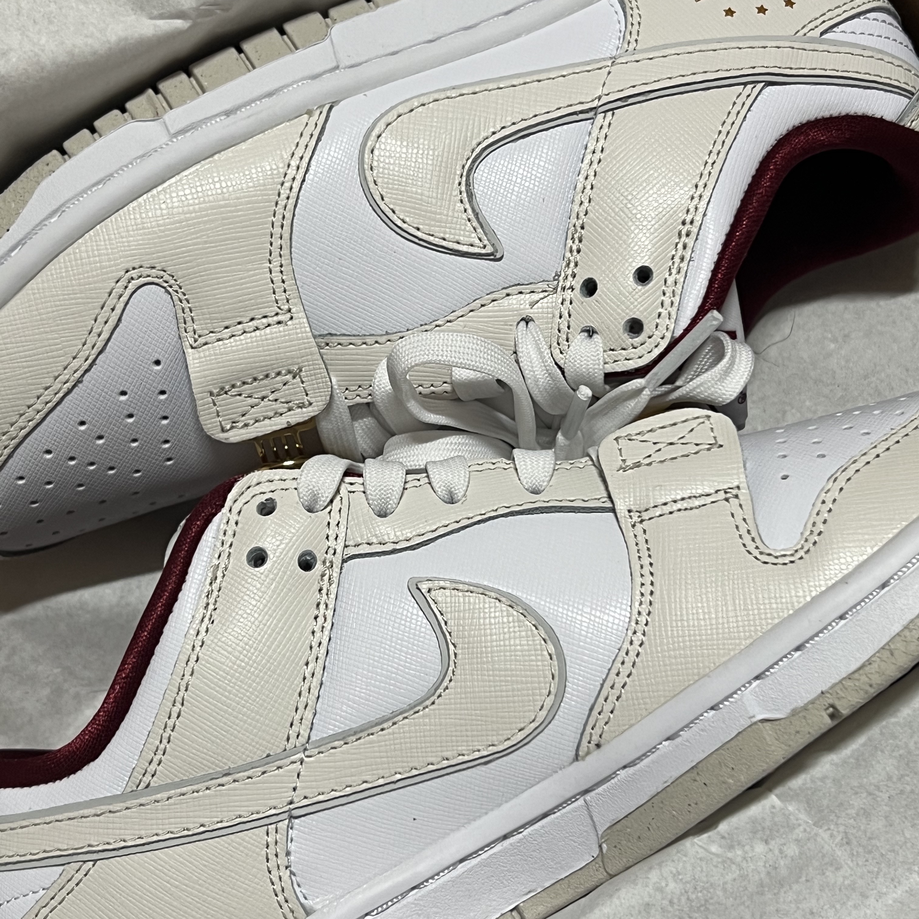 (W) Nike Dunk Low SE White Photon Dust 착용 스타일 - 1